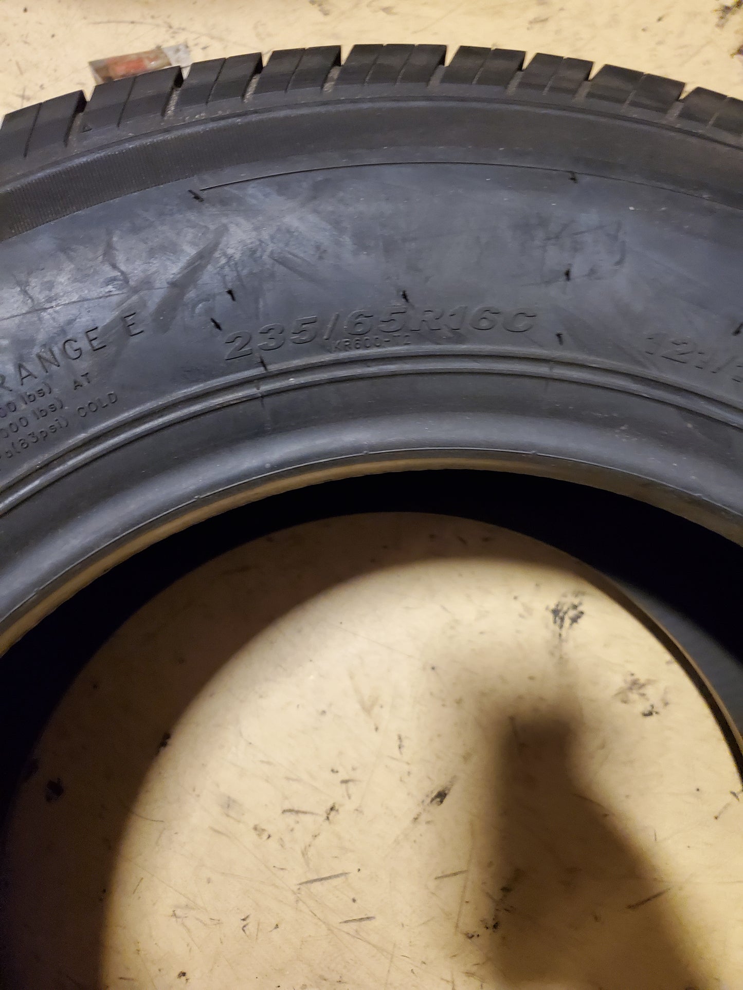 NOS KENDA KLEVER H/T 2 BSW P 235 65 16C 121/119R 10PLY HIGHWAY TIRE 600025