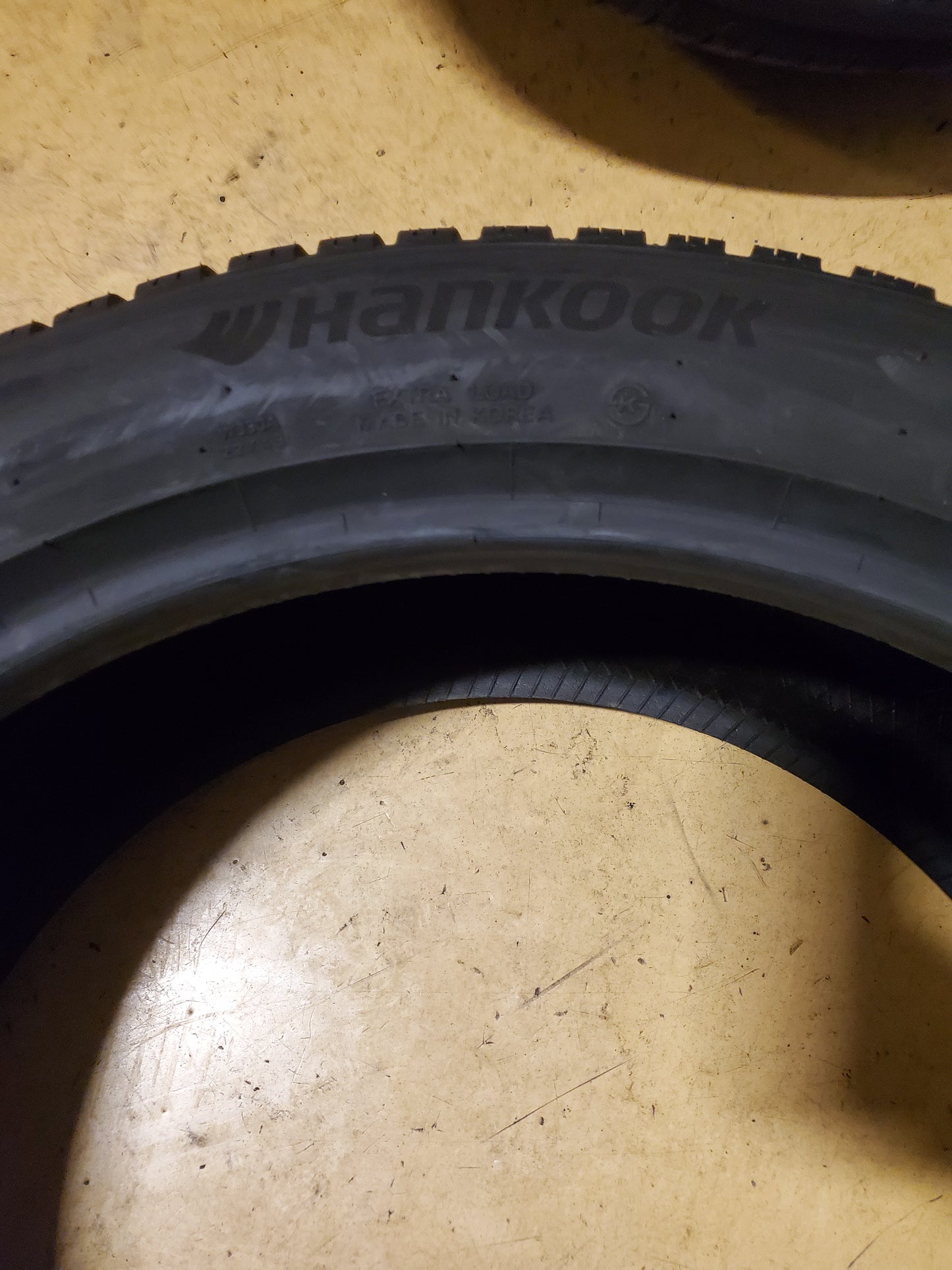 HANKOOK WINTER ICEPT EVO3 X BSW P 255 45 20 105V WINTER TIRE 1026400