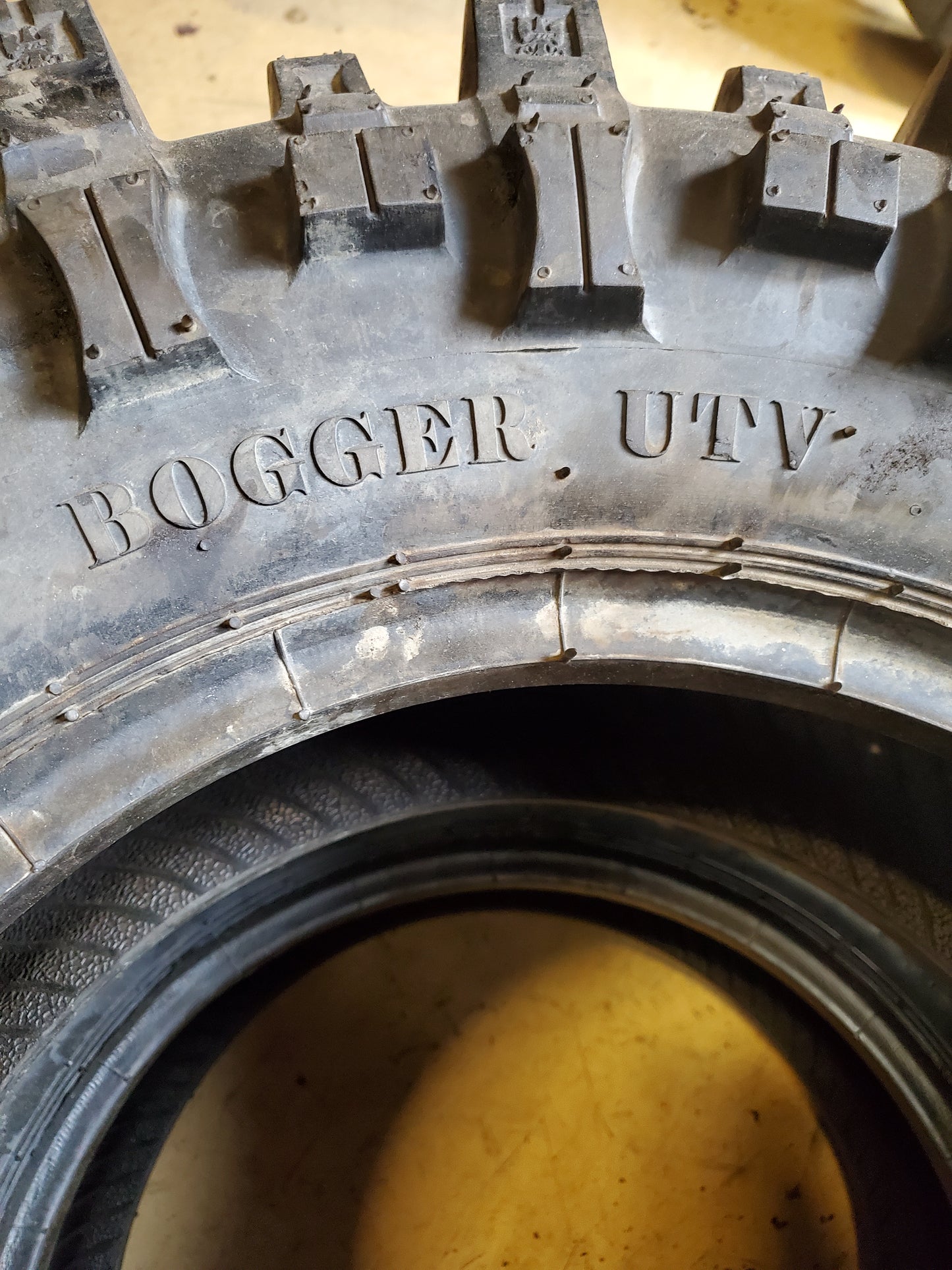 SUPER SWAMPER BOGGER UTV BSW AT 30 10 15 8PLY ATV/UTV TIRE BAU942