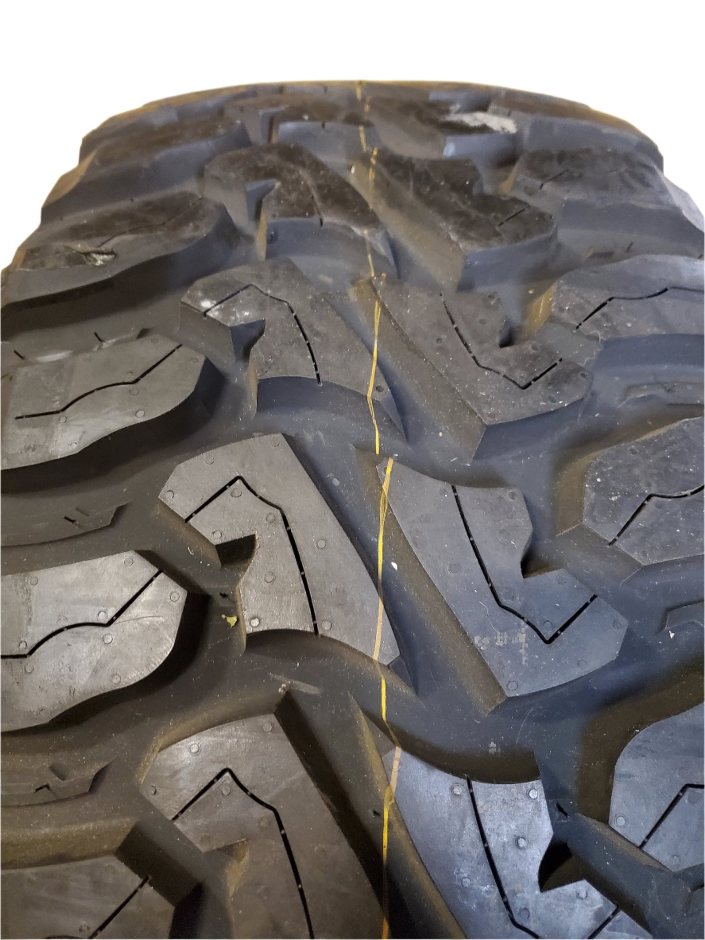 NOS NEXEN ROADIAN MTX BSW LT 305 55 20 125/122Q 12PLY MUD TIRE 16271NXK
