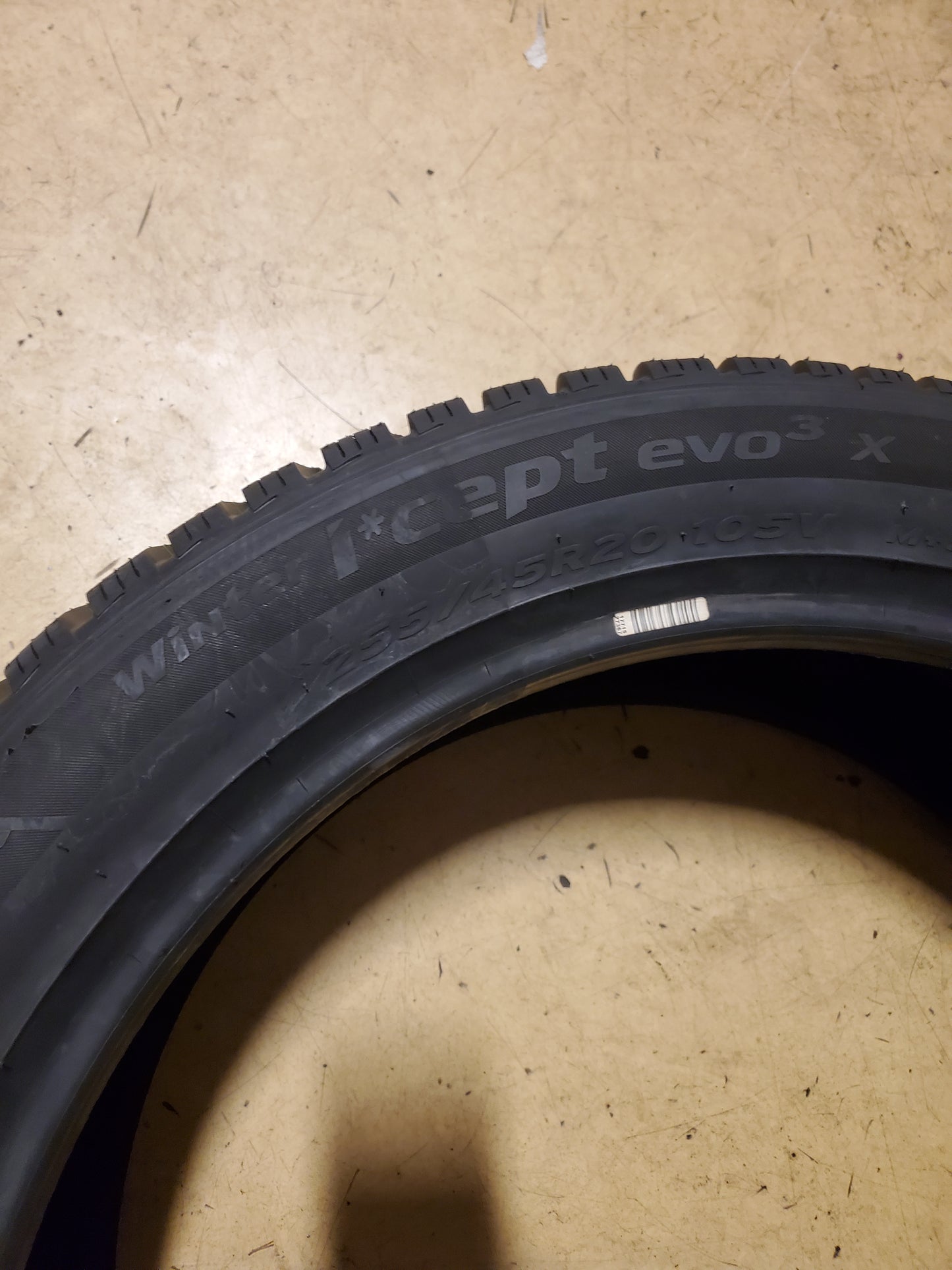 HANKOOK WINTER ICEPT EVO3 X BSW P 255 45 20 105V WINTER TIRE 1026400