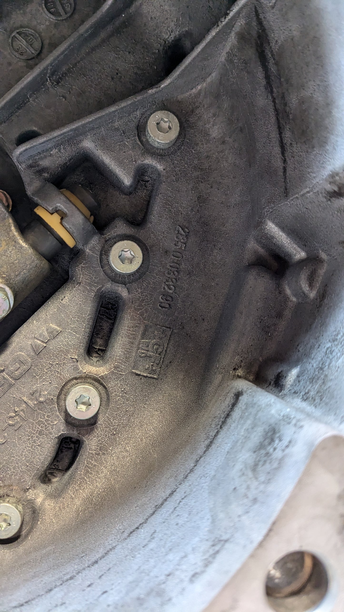 05-08 BMW MINI COOPER MANUAL TRANSMISSION GETRAG 6 SPEED 2850033290