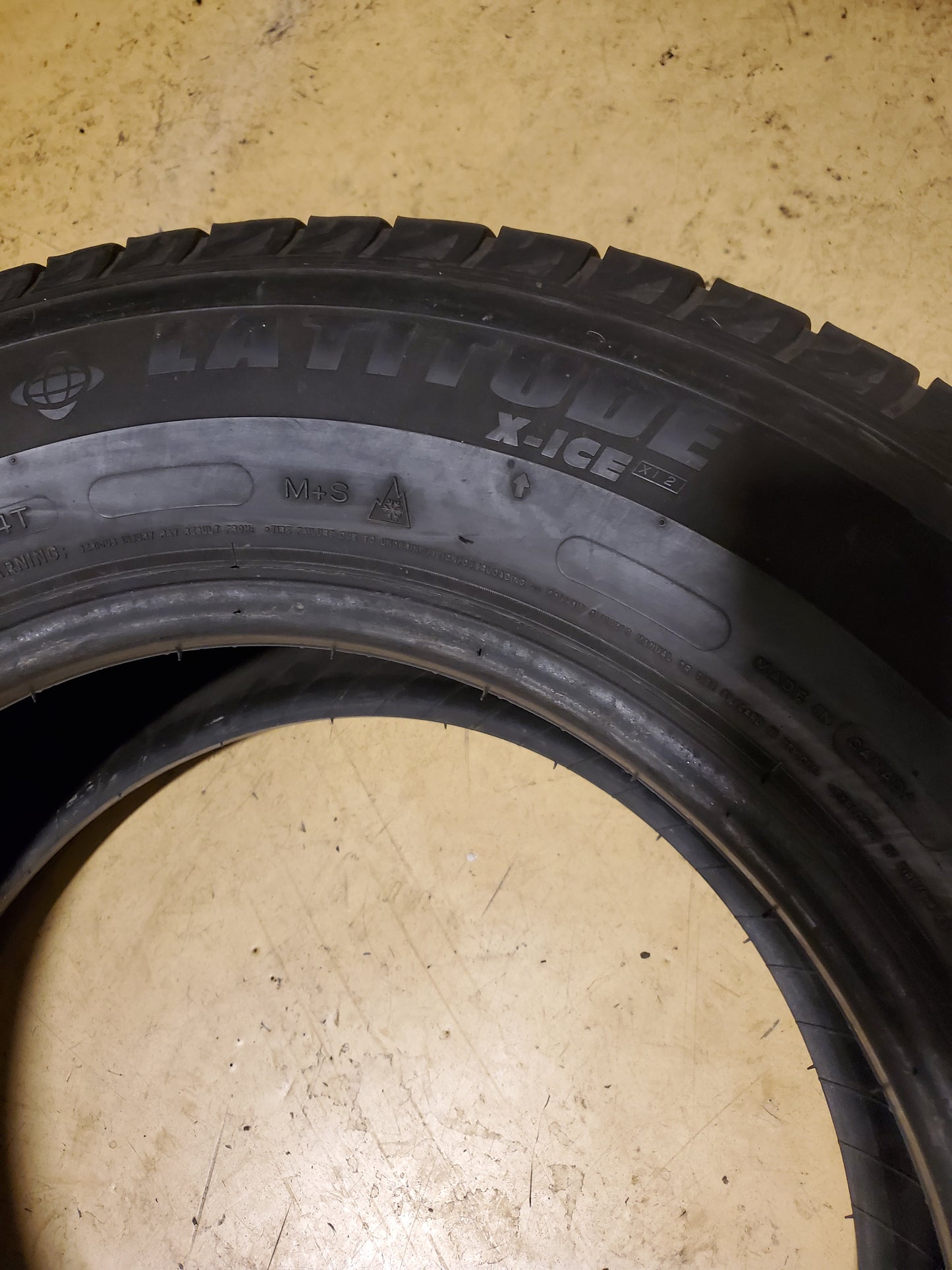 USED 8.5/32” MICHELIN LATITUDE X-ICE BSW P 265 65 18 114T WINTER TIRE 23064