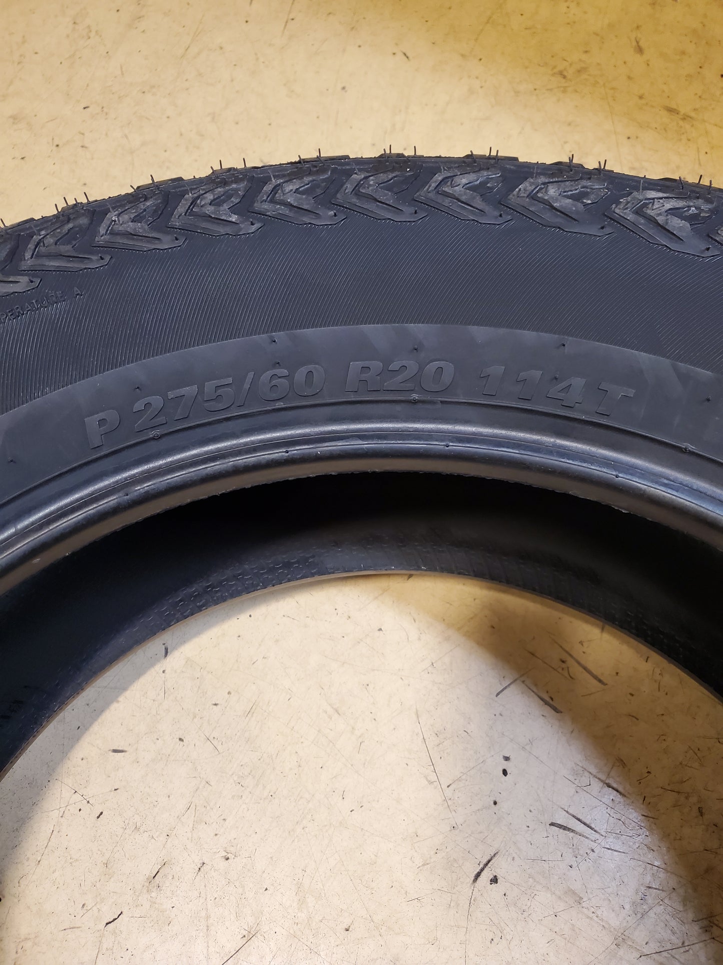 KUMHO ROAD VENTURE AT51 BSW P 275 60 20 114T ALL TERRAIN TIRE 2169213