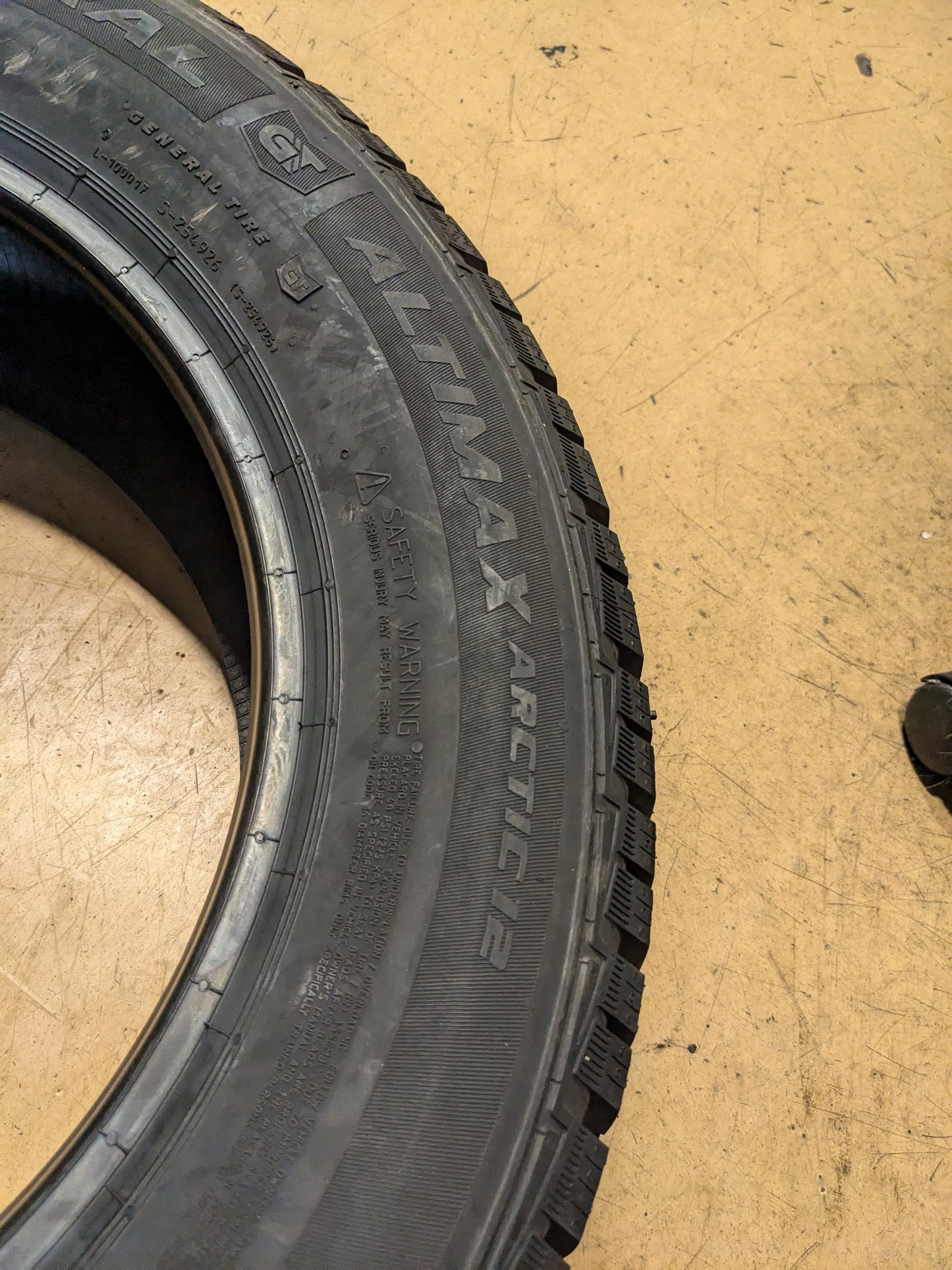 GENERAL ALTIMAX ARCTIC 12 BSW P 205 65 16 99T XL WINTER/SNOW TIRE 15502970000