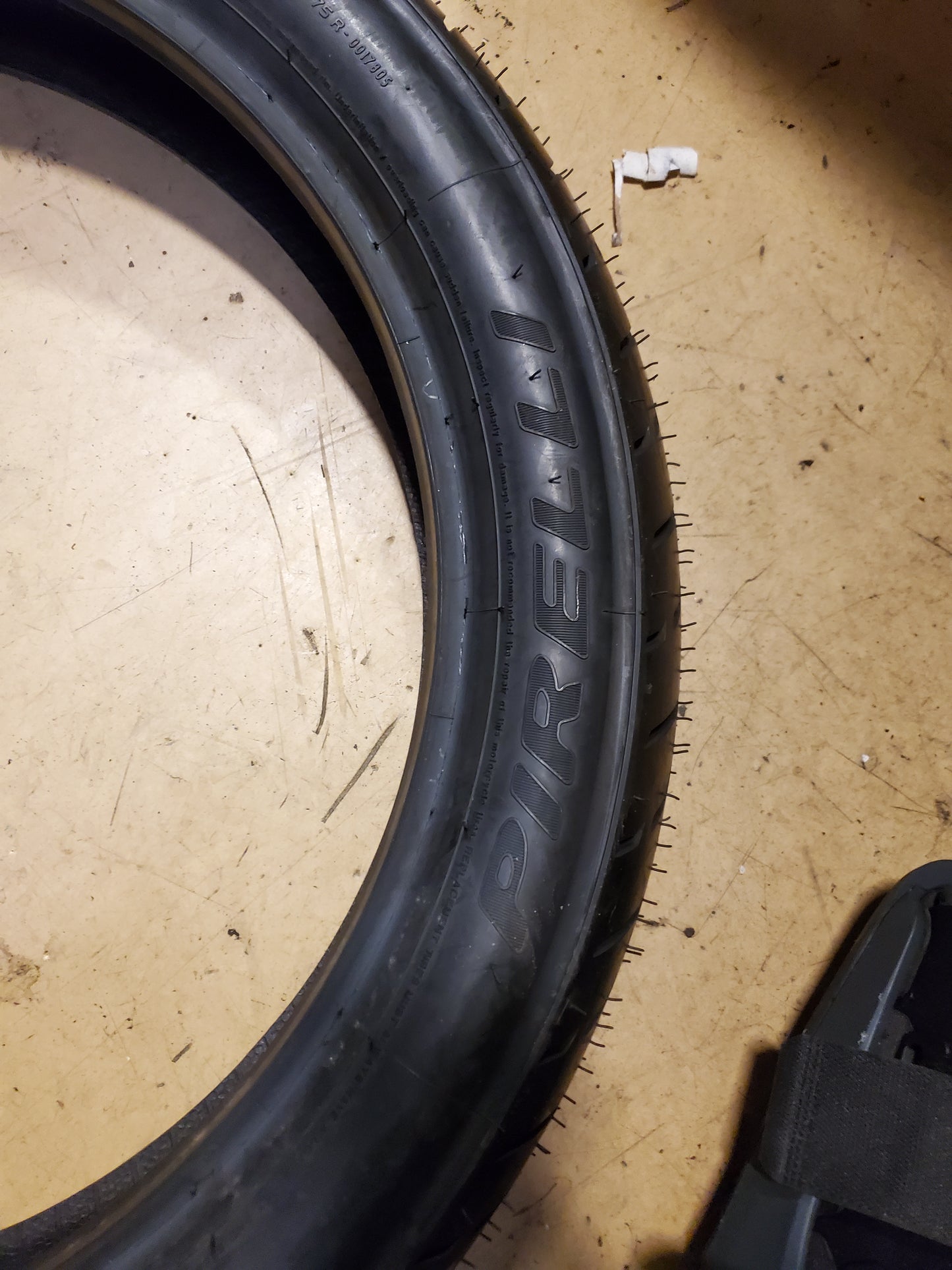 PIRELLI NIGHT DRAGON BSW P 110 90 19 62H FRONT MOTORCYCLE TIRE 2211000