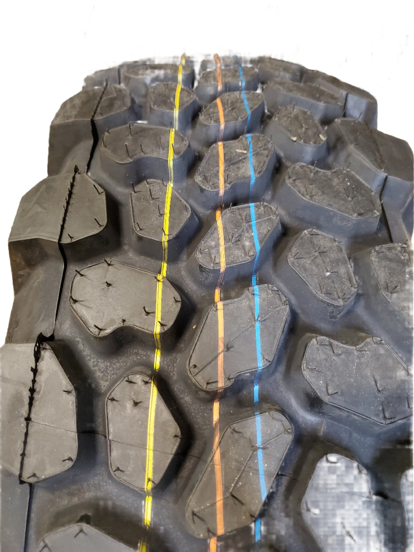 CONTINENTAL MPT 81 BSW 335 80 20 147K TIRE 05740140000