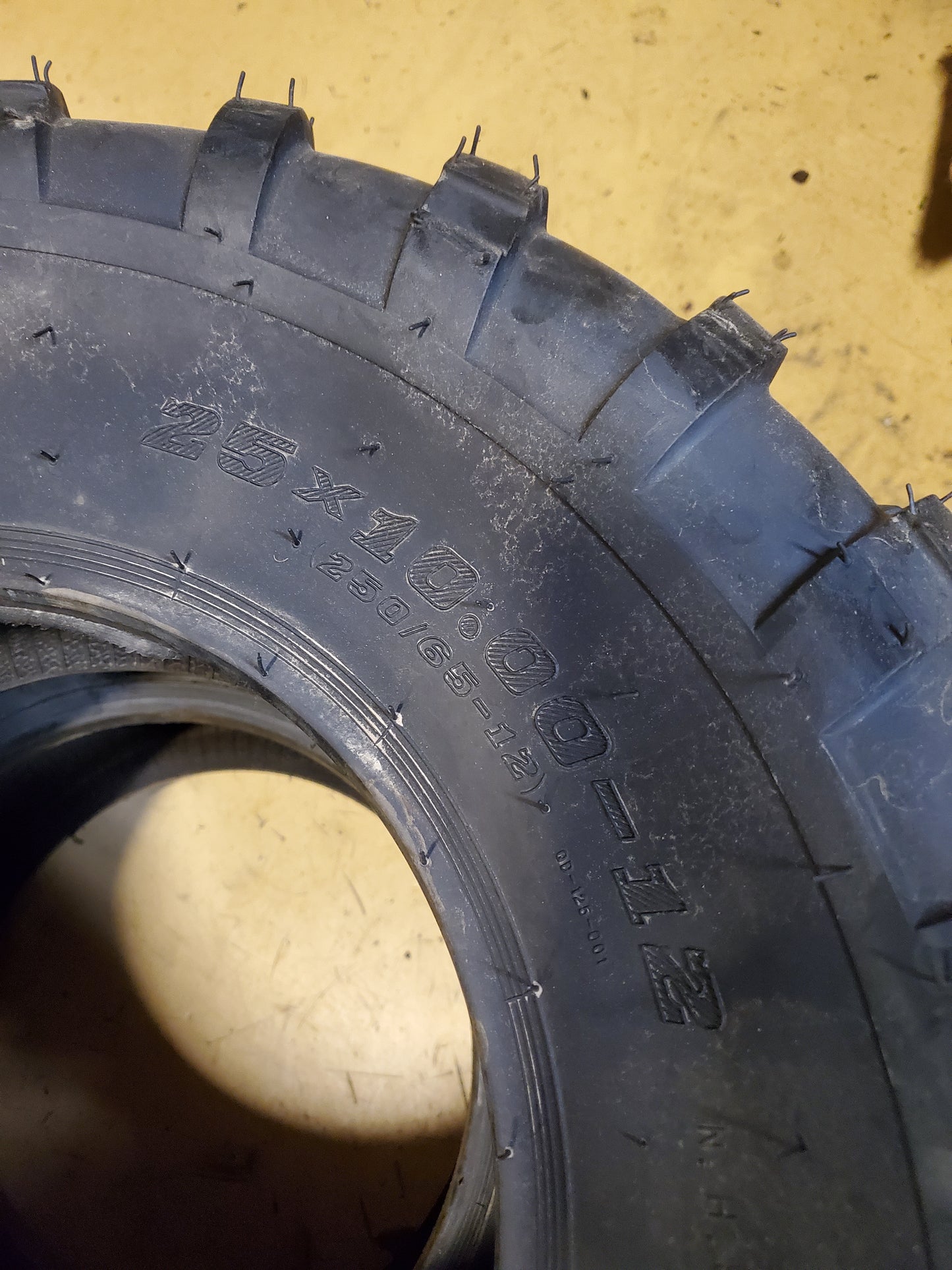 NOS QIND QING DA BSW 25 10 12 45J 4PLY ATV/UTV TIRE QQD251012