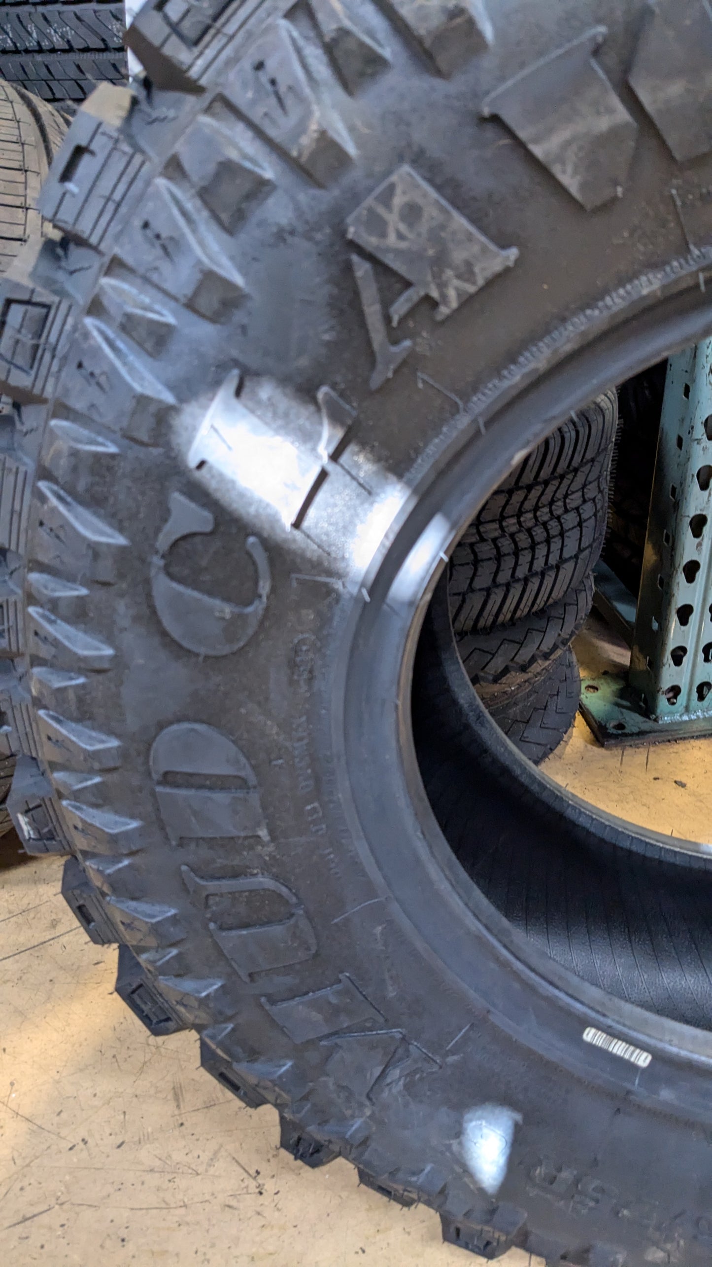 MUD CLAW COMP MTX BSW LT 285 75 16 126/123Q 10 PLY MUD TIRE MTX67