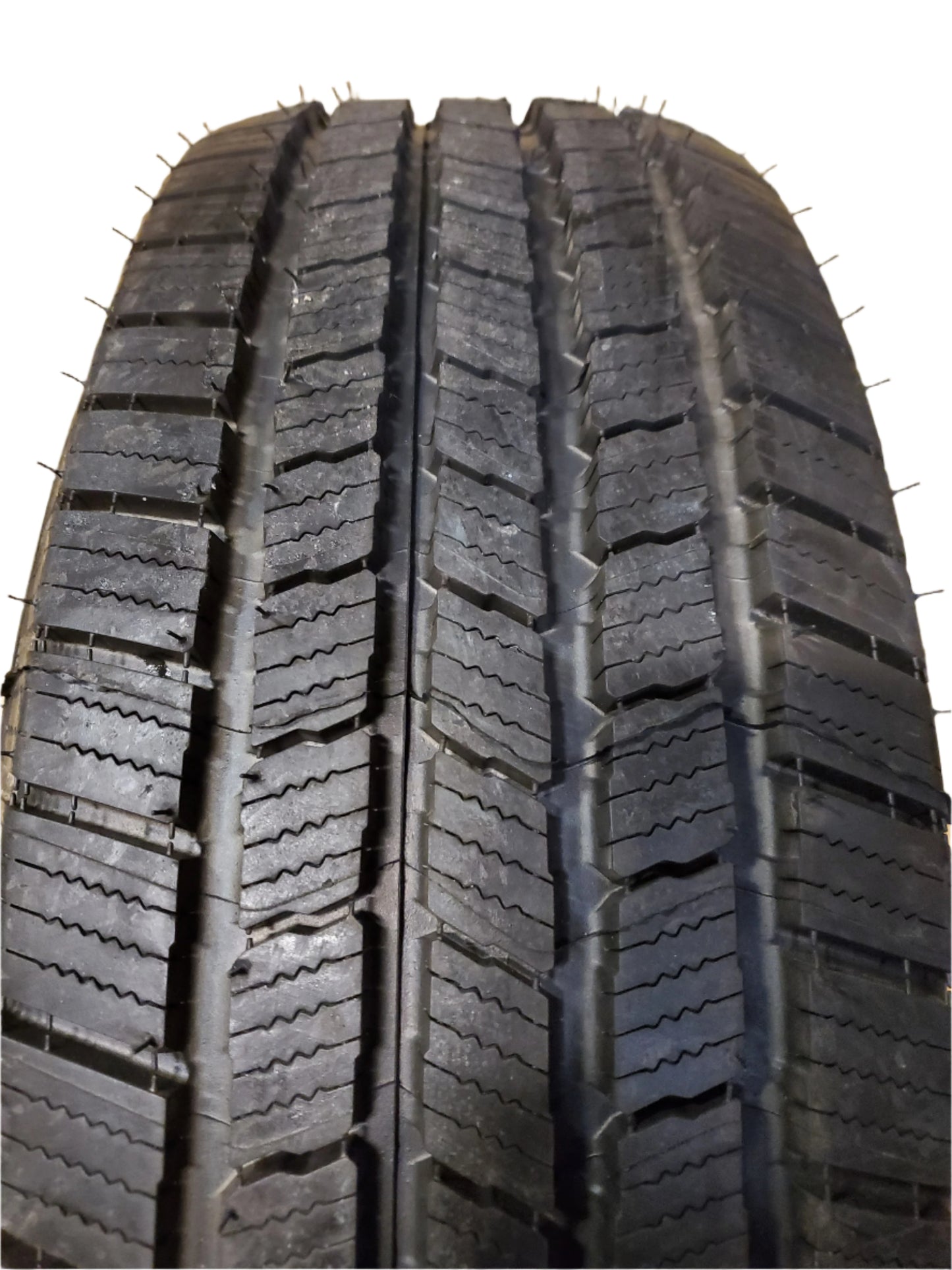 MICHELIN DEFENDER LTX OWL P 235 75 15 109T XL ALL SEASON TIRE 82806
