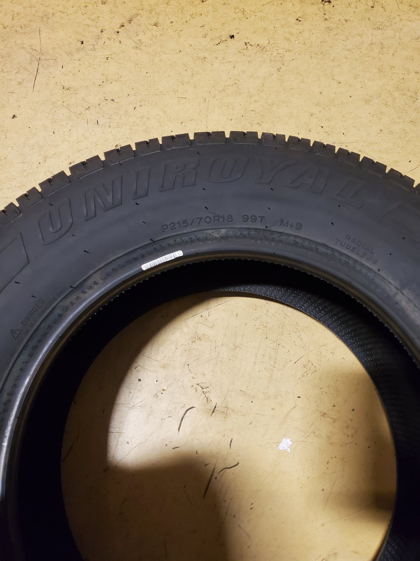 UNIROYAL LAREDO CROSS COUNTRY TOUR BSW P 215 70 16 99T ALL SEASON TIRE 31724