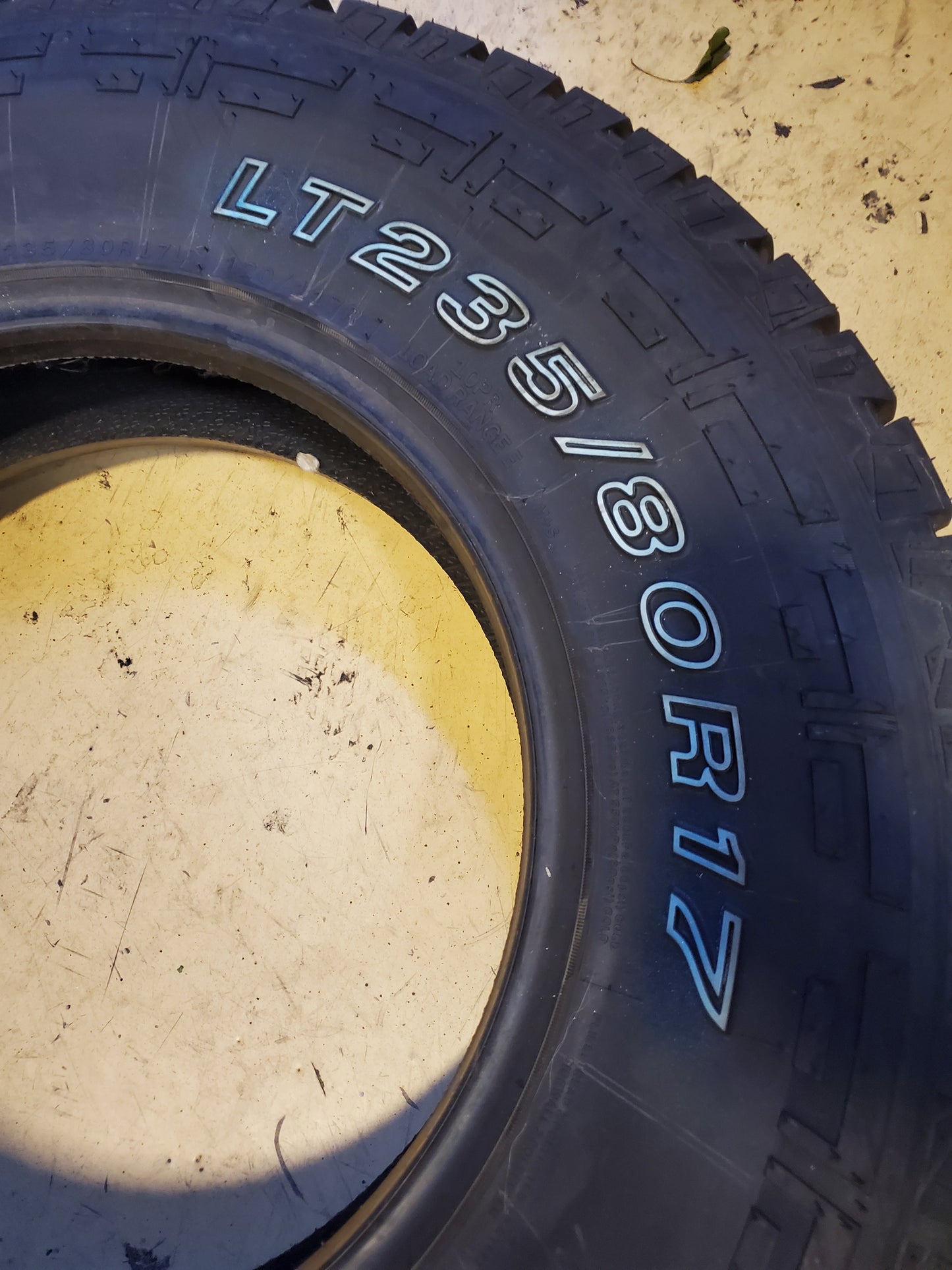 CROSSWIND A/T OWL LT 235 80 17 120/117R 10PLY ALL TERRAIN TIRE LTR2120ATLL