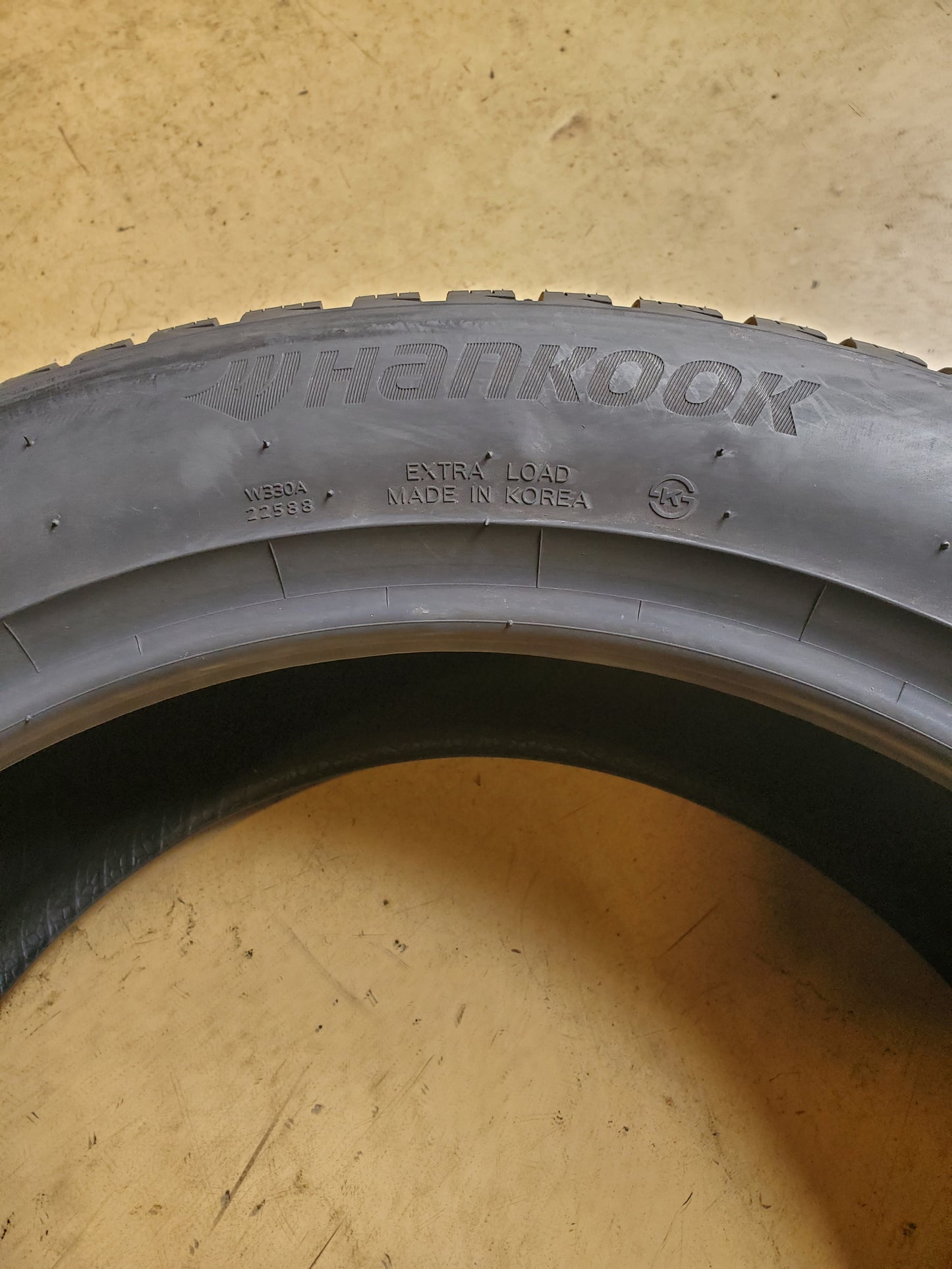 HANKOOK WINTER ICEPT EVO3 X BSW P 235 50 19 103V XL WINTER TIRE 1026394