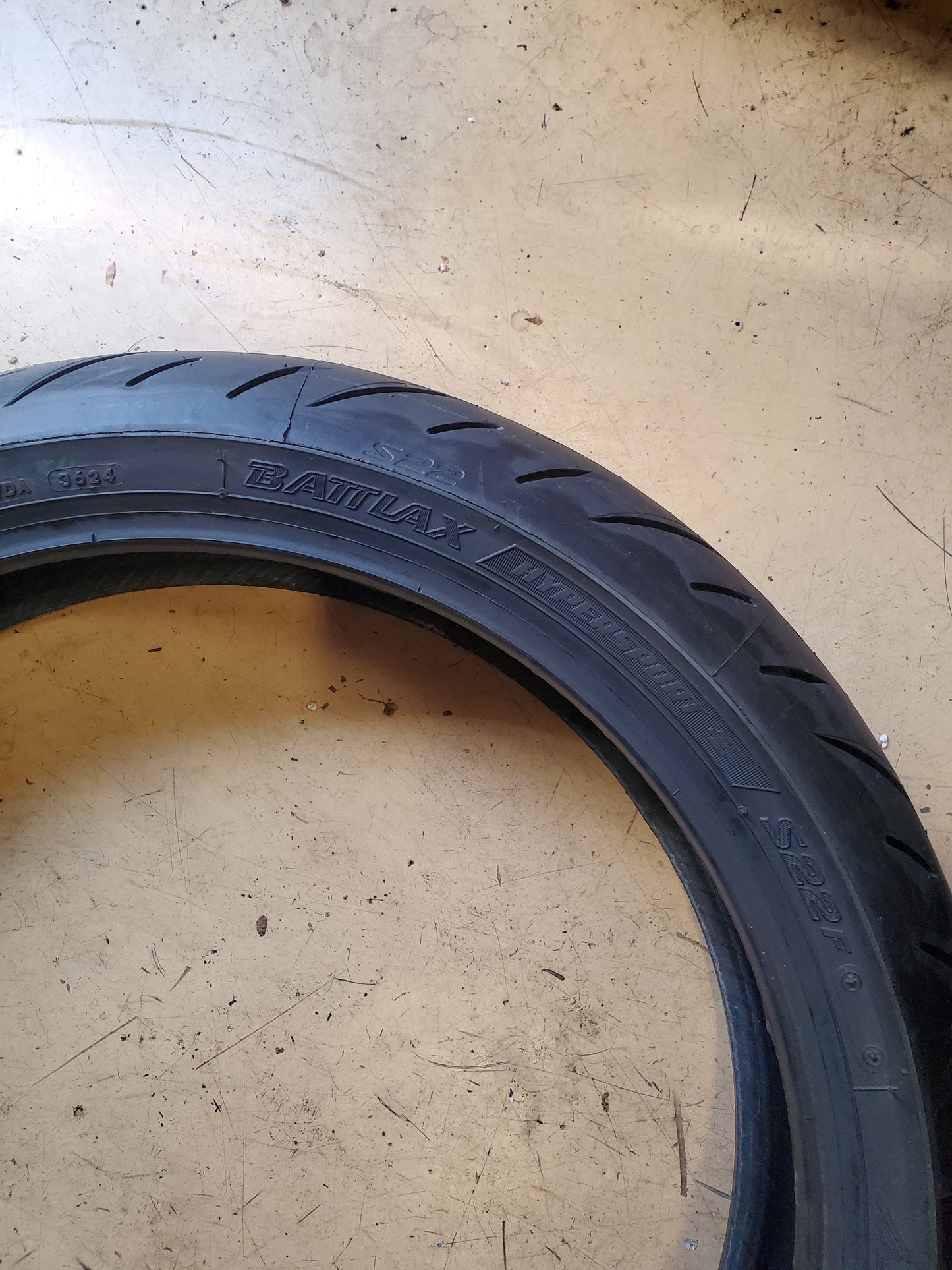 BRIDGESTONE BATTLAX S22 BSW 120 70 17 58W FRONT MOTORCYCLE TIRE 11449