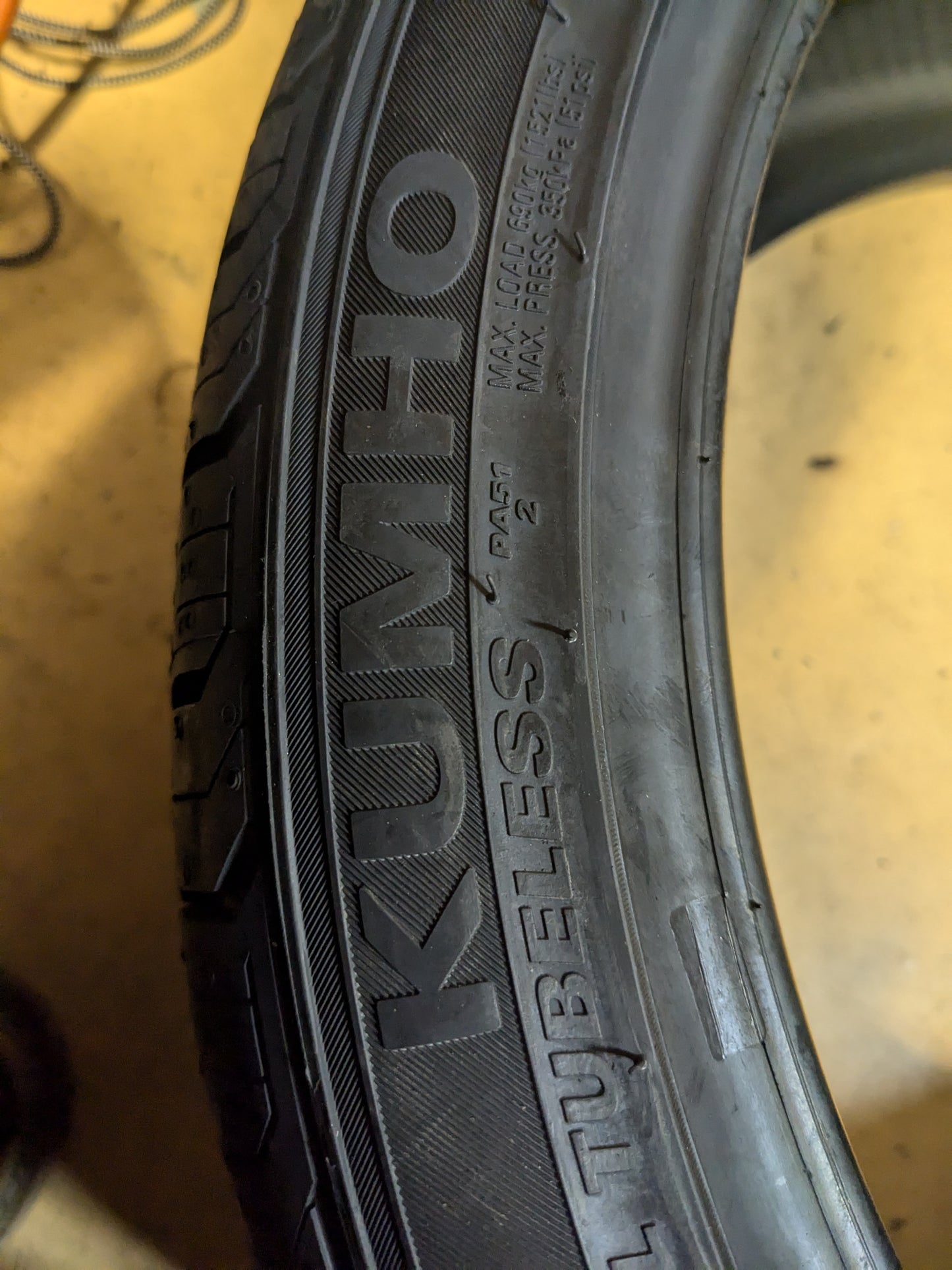 KUMHO ECSTA PA51 BSW P 275 35 18 95W ALL SEASON TIRE 2262123