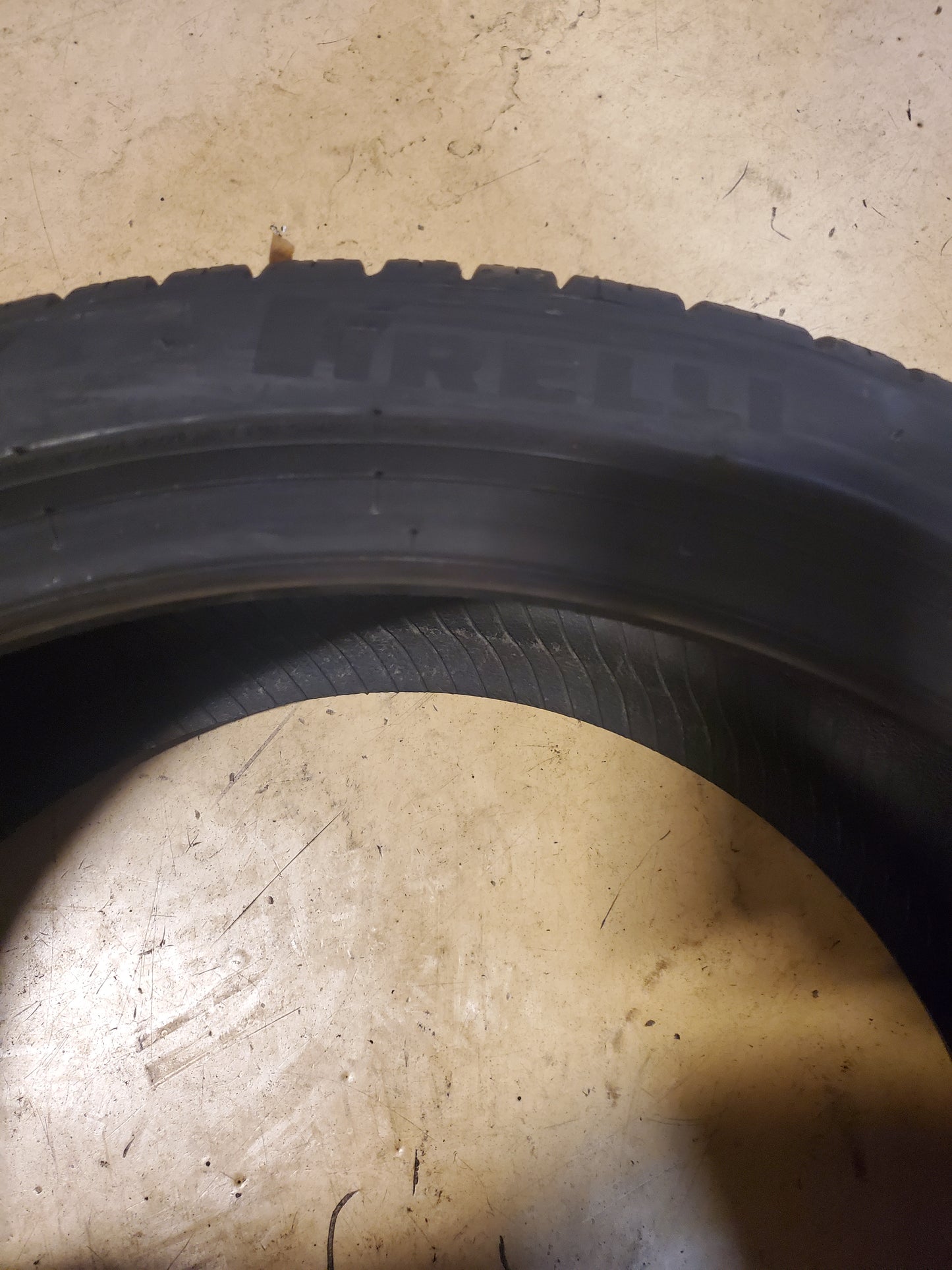 PIRELLI P ZERO ALL SEASON VOL BSW P 235 40 19 96V XL UHP TIRE 3850400