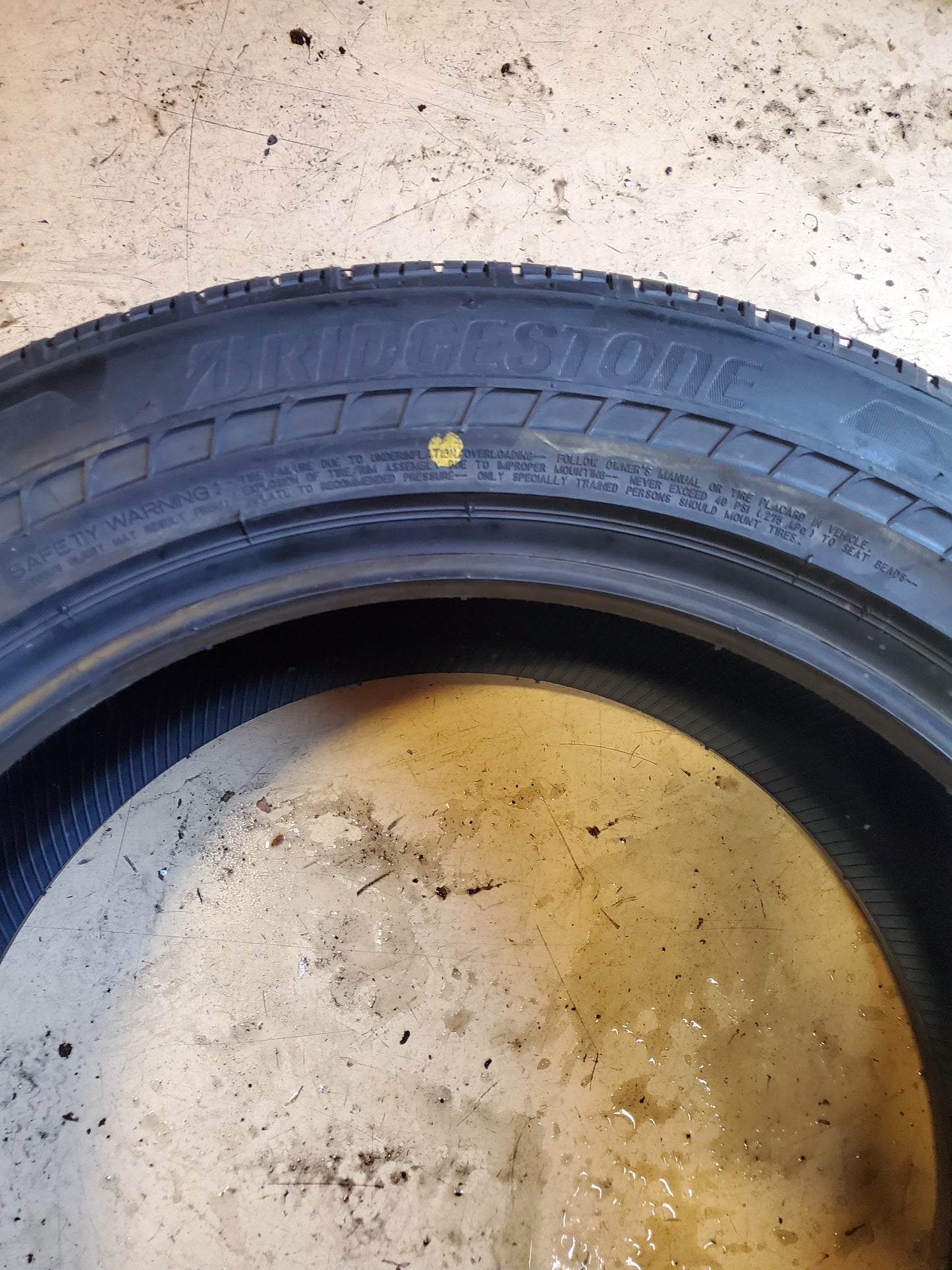 BRIDGESTONE DRIVEGUARD PLUS BSW P 235 55 18 100V RUNFLAT TIRE 006450