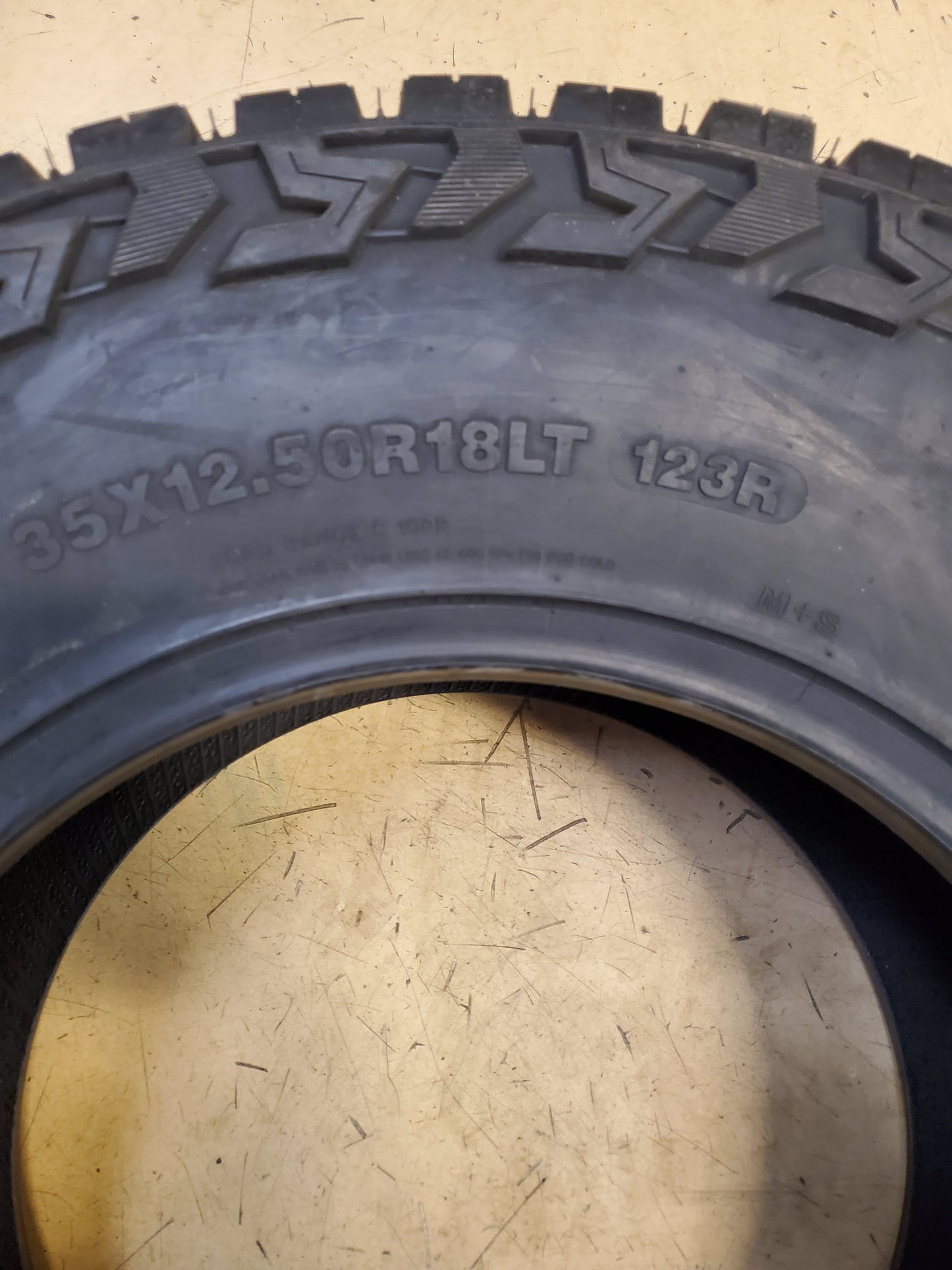 VENOM POWER TRAIL HUNTER R/T BSW LT 35 12.50 18 123R 10PLY TIRE CVPTHRT04