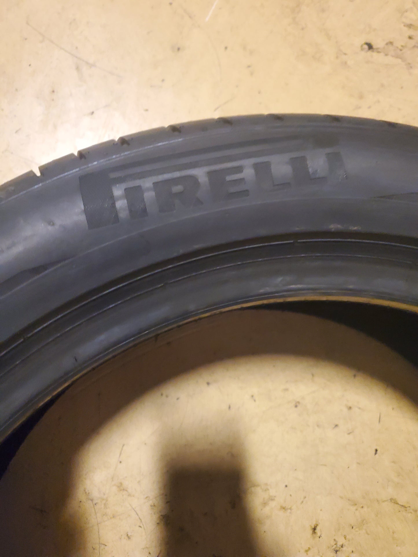 NOS PIRELLI P ZERO MO BSW P 235 50 19 99W UHP TIRE 2706500