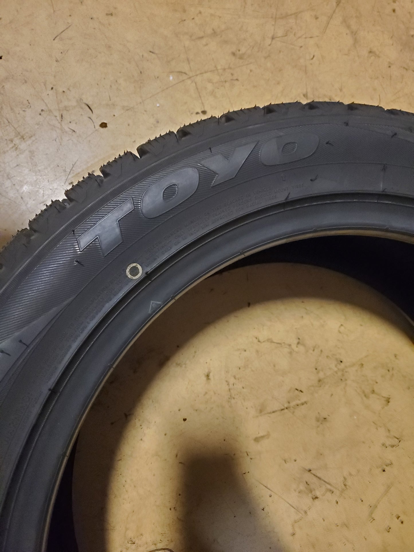 TOYO OBSERVE GSI-6 LS BSW P 215 55 18 95H WINTER TIRE 174790