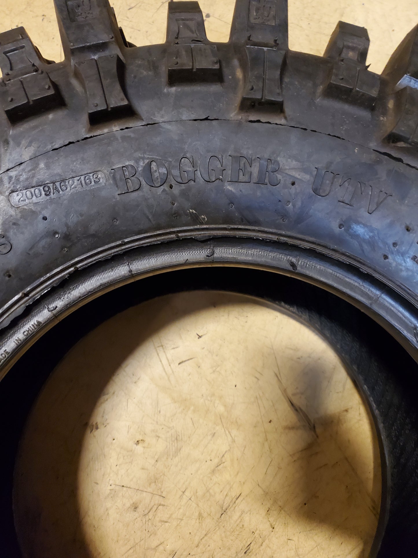 INTERCO BOGGER BSW AT 31 9.5 14 8PLY ATV/UTV TIRE IB319514