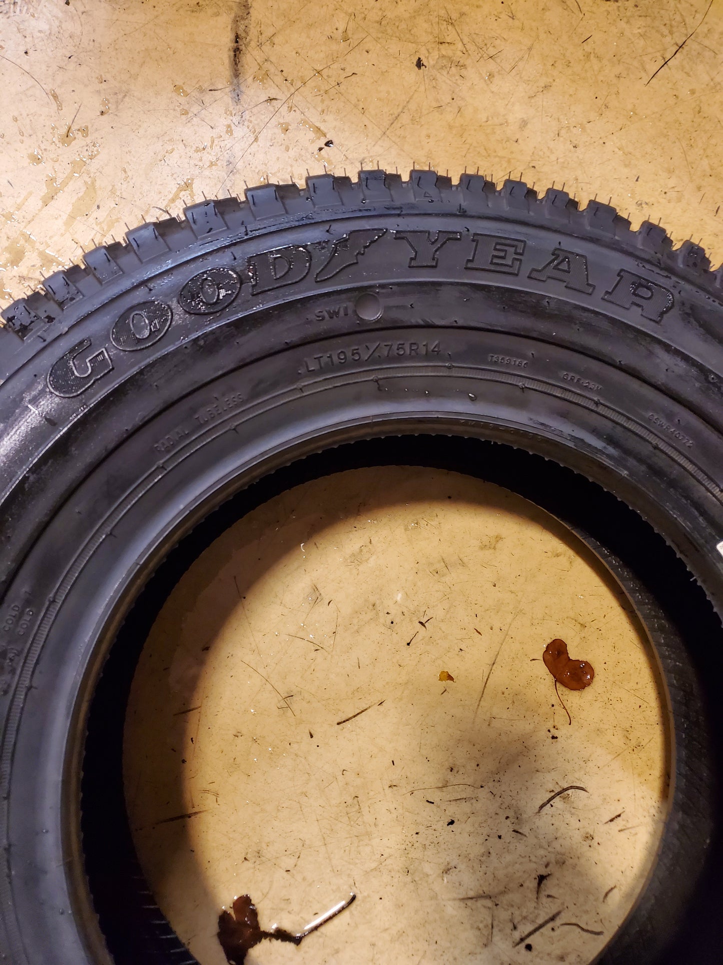 NOS GOODYEAR WRANGLER AT BSW LT 195 75 14 6PLY ALL TERRAIN TIRE 740036515