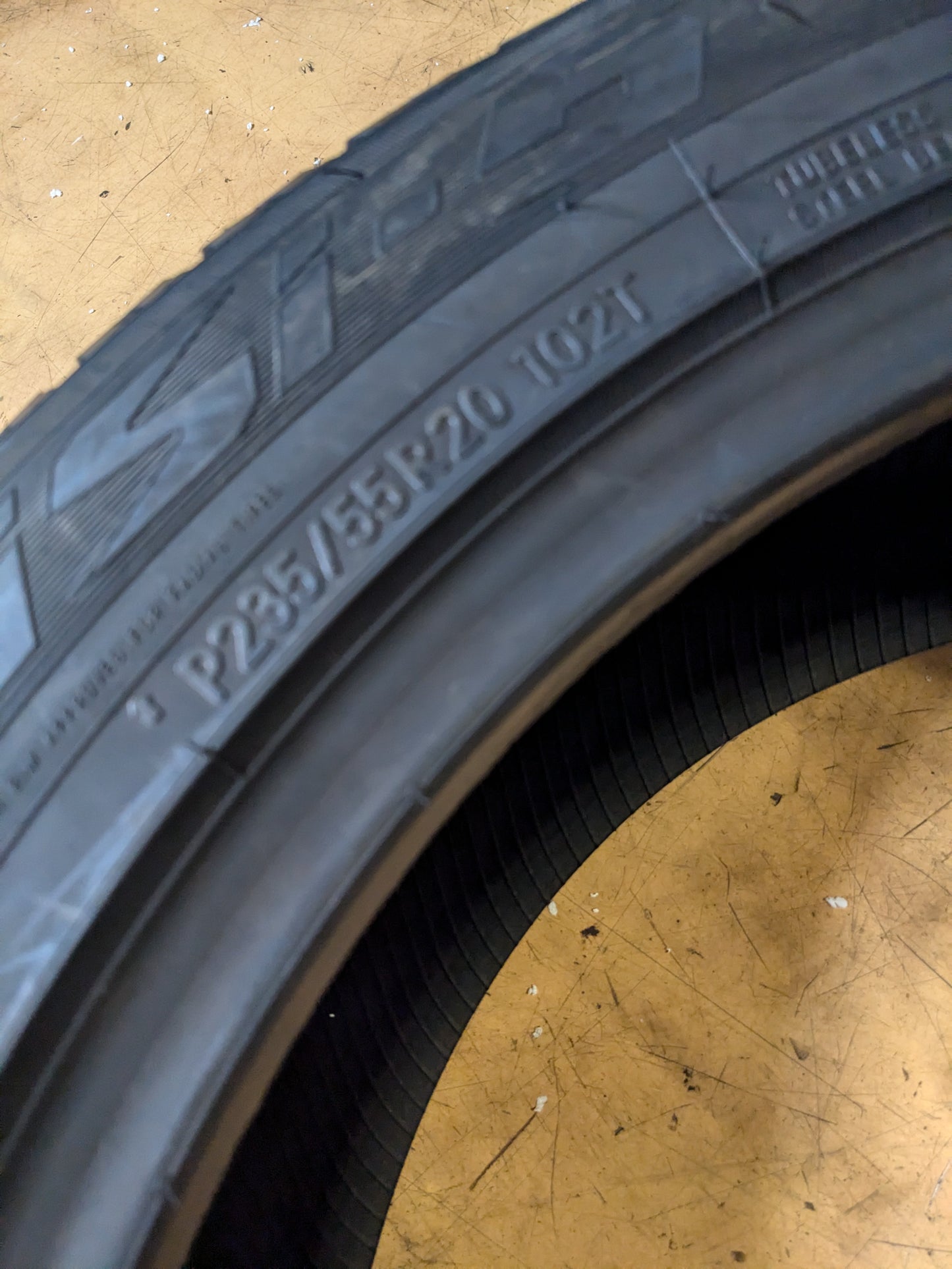 NOS TOYO OBSERVE GSI-5 BSW P 235 55 20 102T WINTER/SNOW TIRE 130830