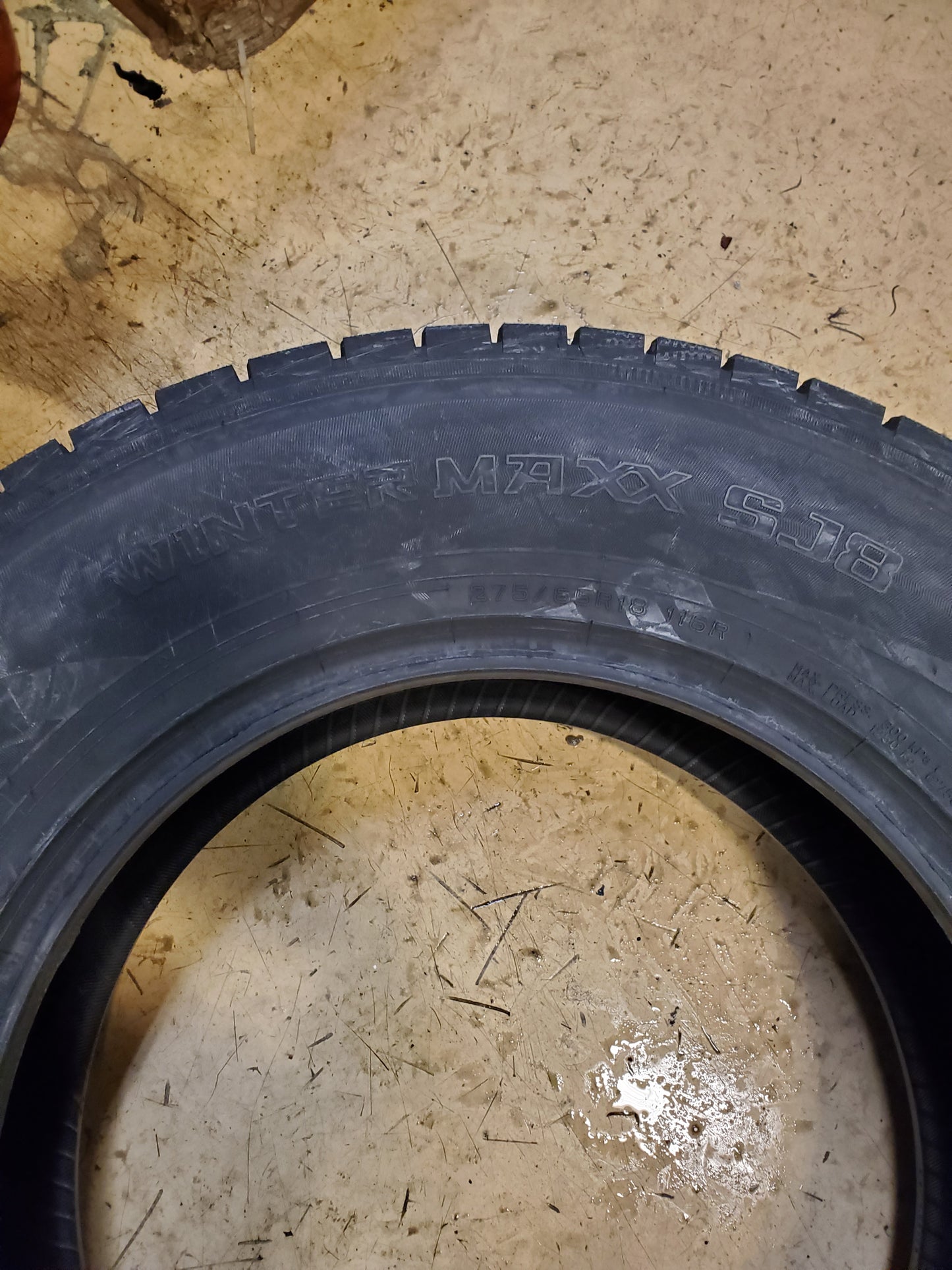 DUNLOP WINTERMAXX SJ8 BSW P 275 65 18 116R WINTER TIRE 290124137