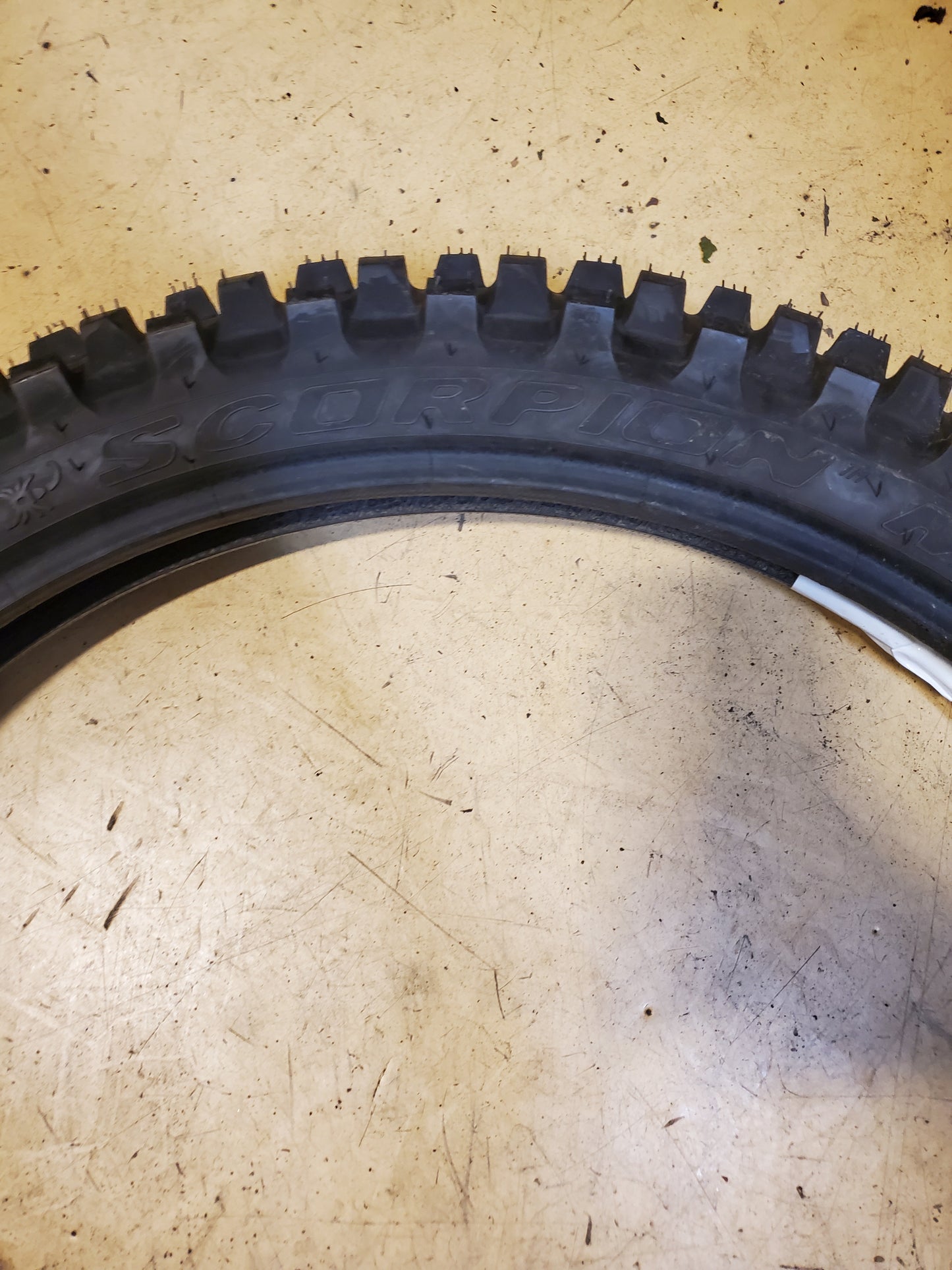 NOS PIRELLI SCORPION MXEXTRA X BSW 80 100 14 51M DIRT BIKE TIRE P211457