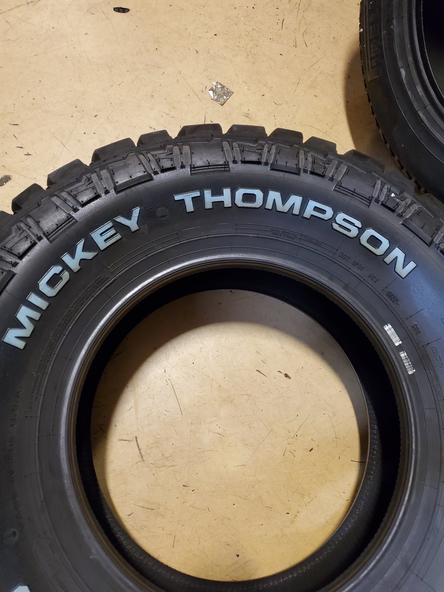 MICKEY THOMPSON BAJA LEGEND EXP RWL LT 265 75 16 123/120Q TIRE 90000067171