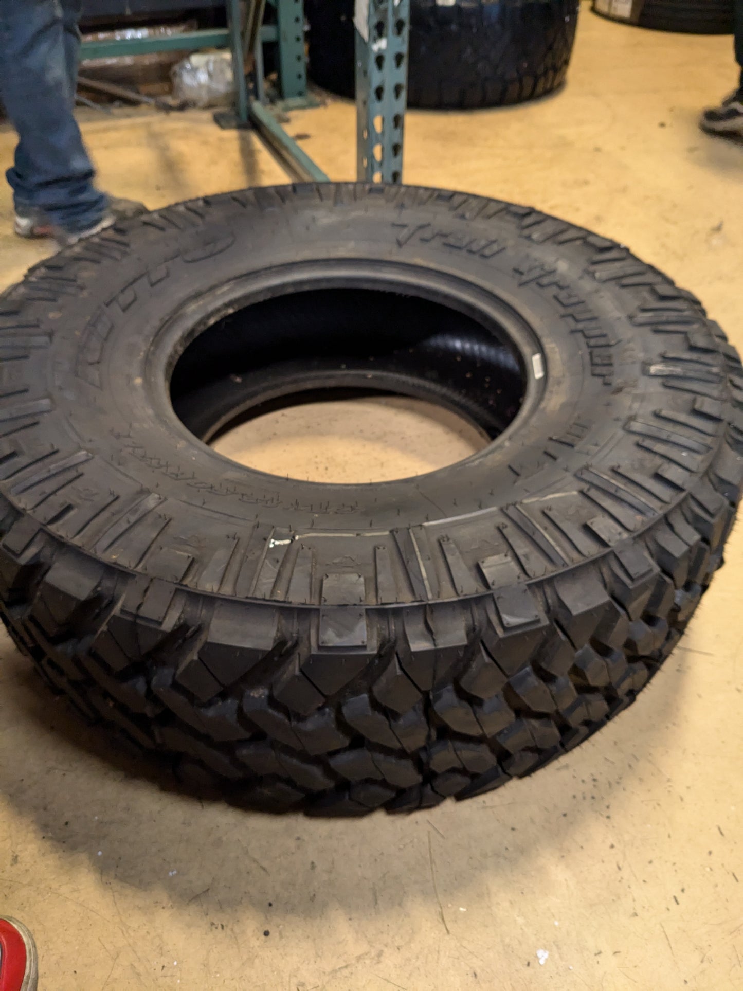 (KSL ONLY) 2 NITTO TRAIL GRAPPLER MT LT 37 12.5 17 124Q LRD 8PLY MUD TERRAIN TIRES 205880