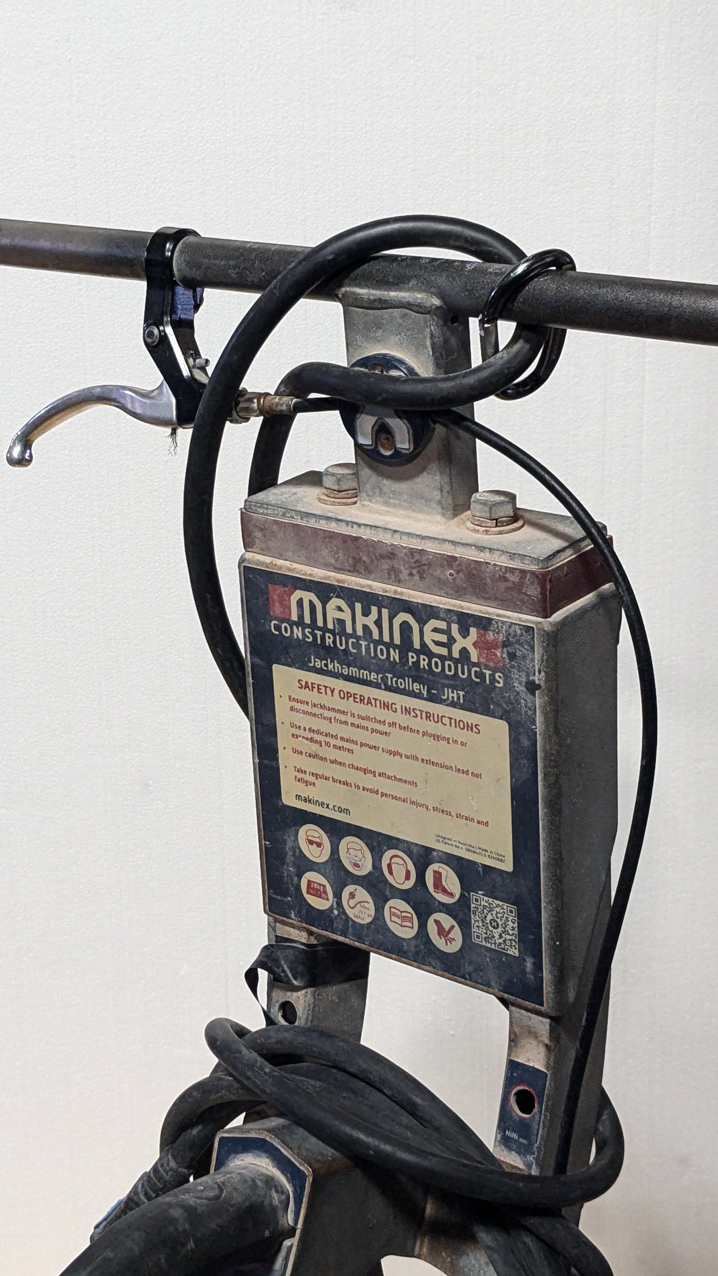 USED MAKINEX JACKHAMMER WITH HILTI TE 1000-AVR DEMOLITION HAMMER