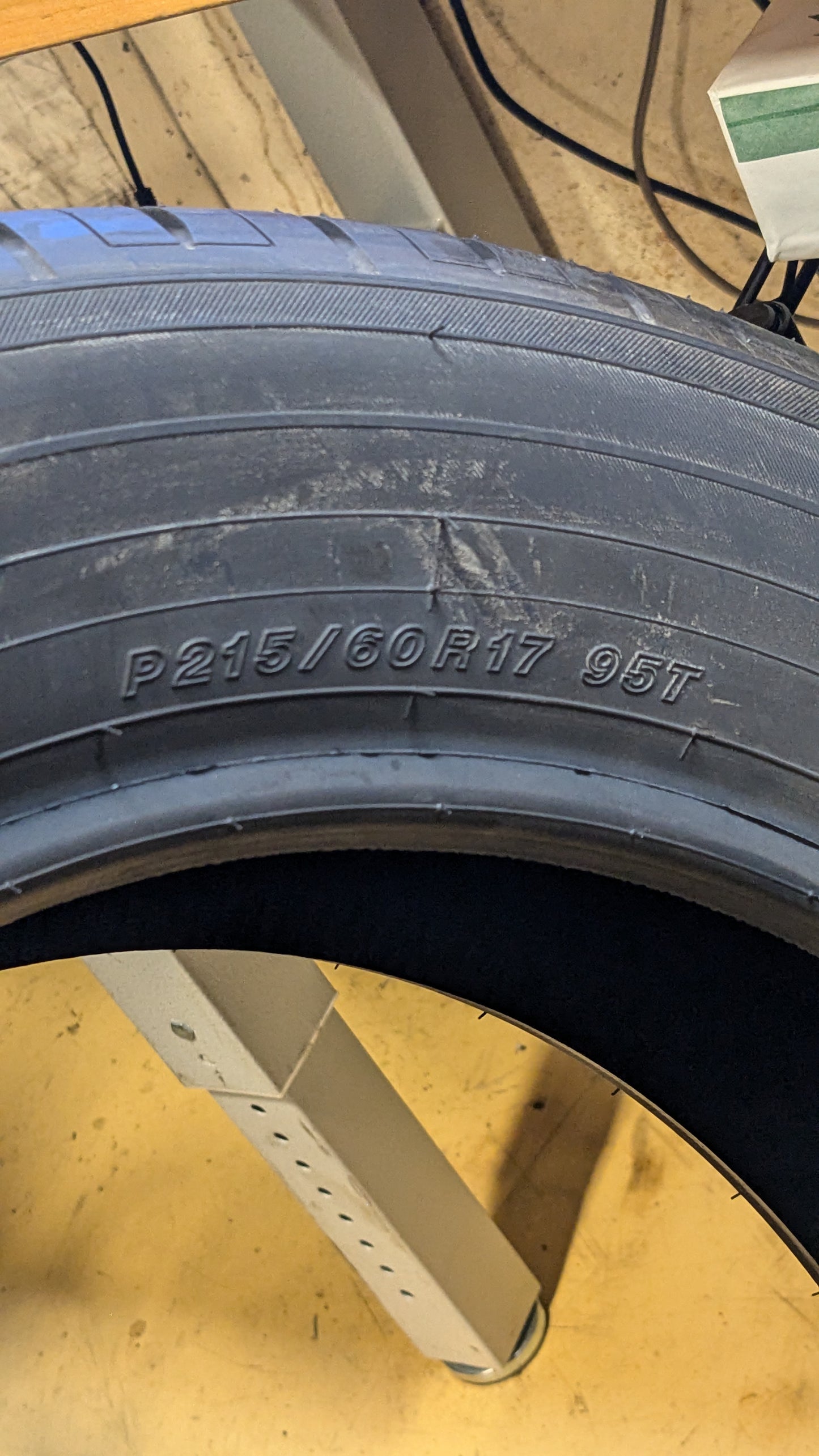 2 YOKOHAMA AVID ASCEND BSW P 215 60 17 95T SL ALL SEASON TIRES 110132359