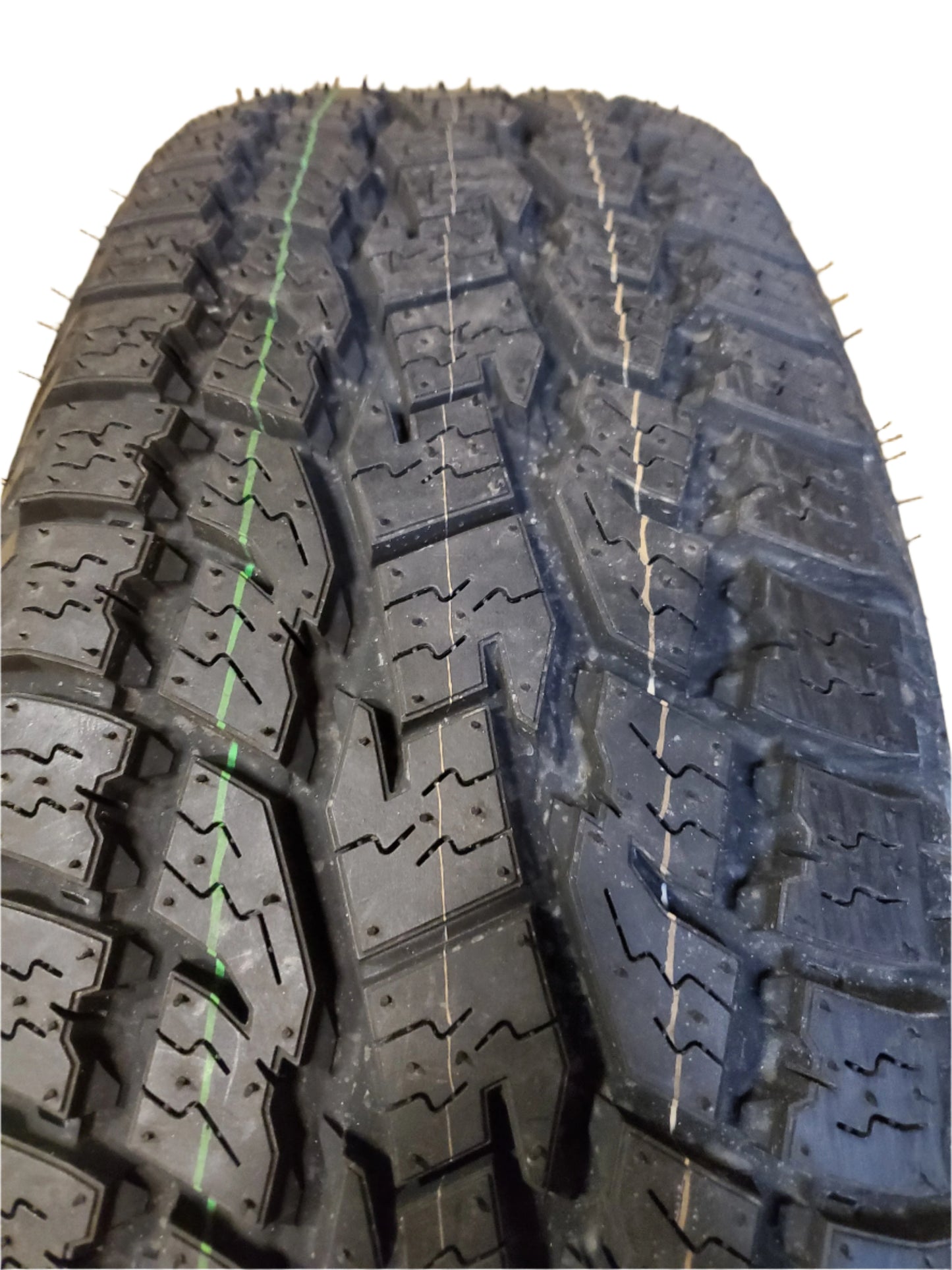 NOS TOYO OPEN COUNTRY AT II BSW P 235 70 16 104T ALL TERRAIN TIRE 352270
