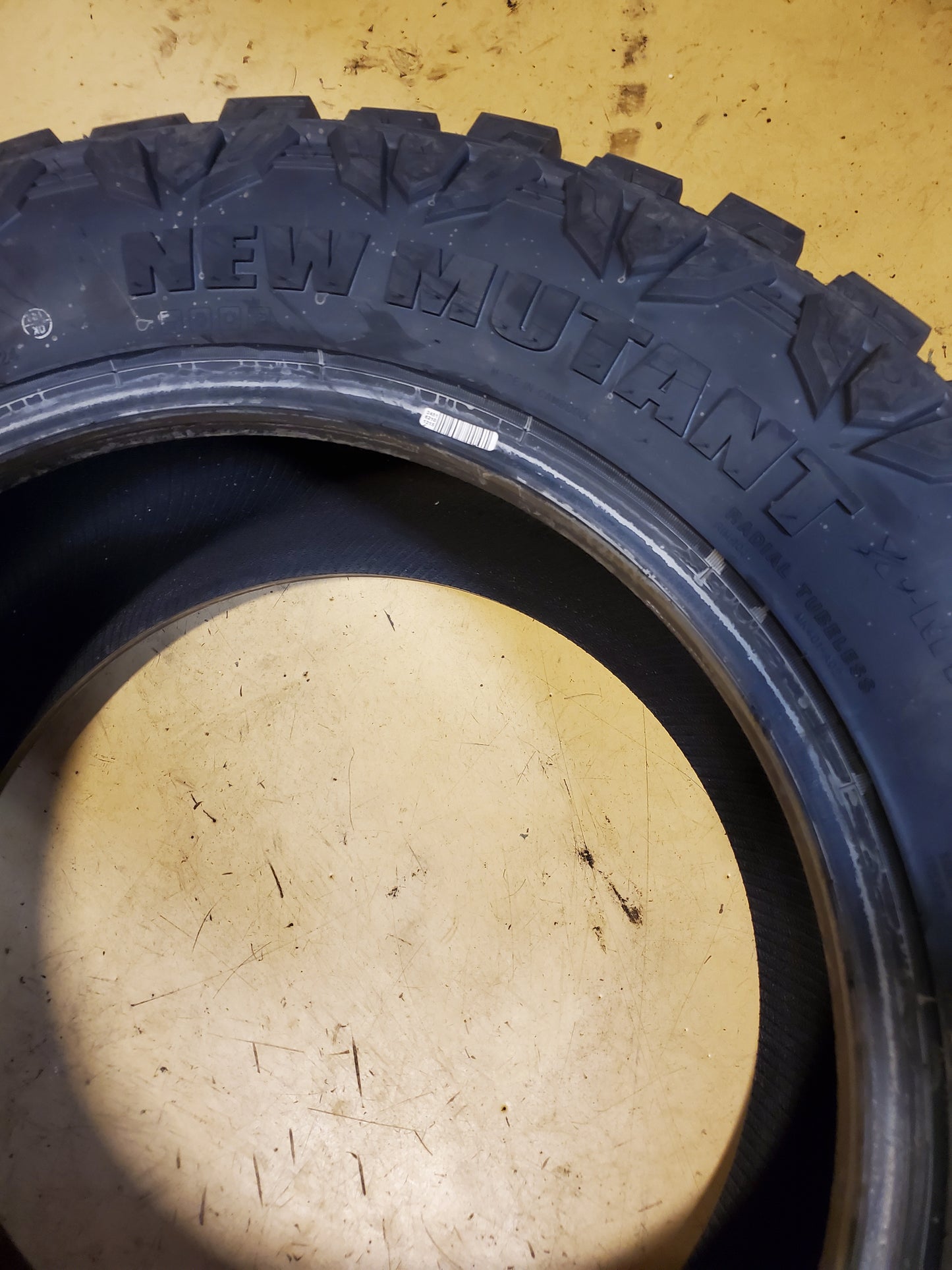 PREDATOR NEW MUTANT X-MT BSW LT 33 12.5 20 114Q 10PLY MUD TIRE PRXMT11