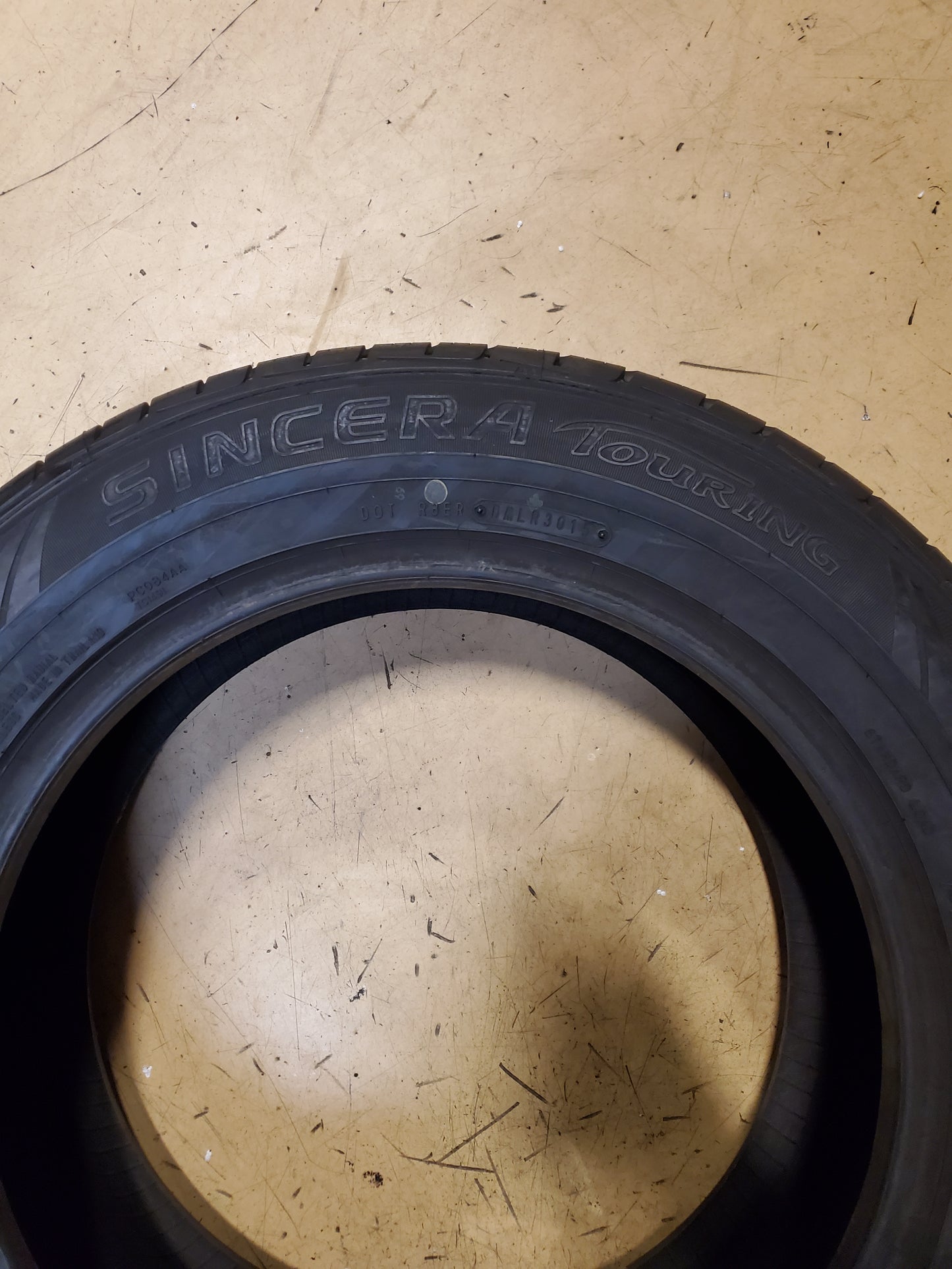 NOS FALKEN SINCERA TOURING SN211 BSW P 215 60 17 95T ALL SEASON TIRE 28204704