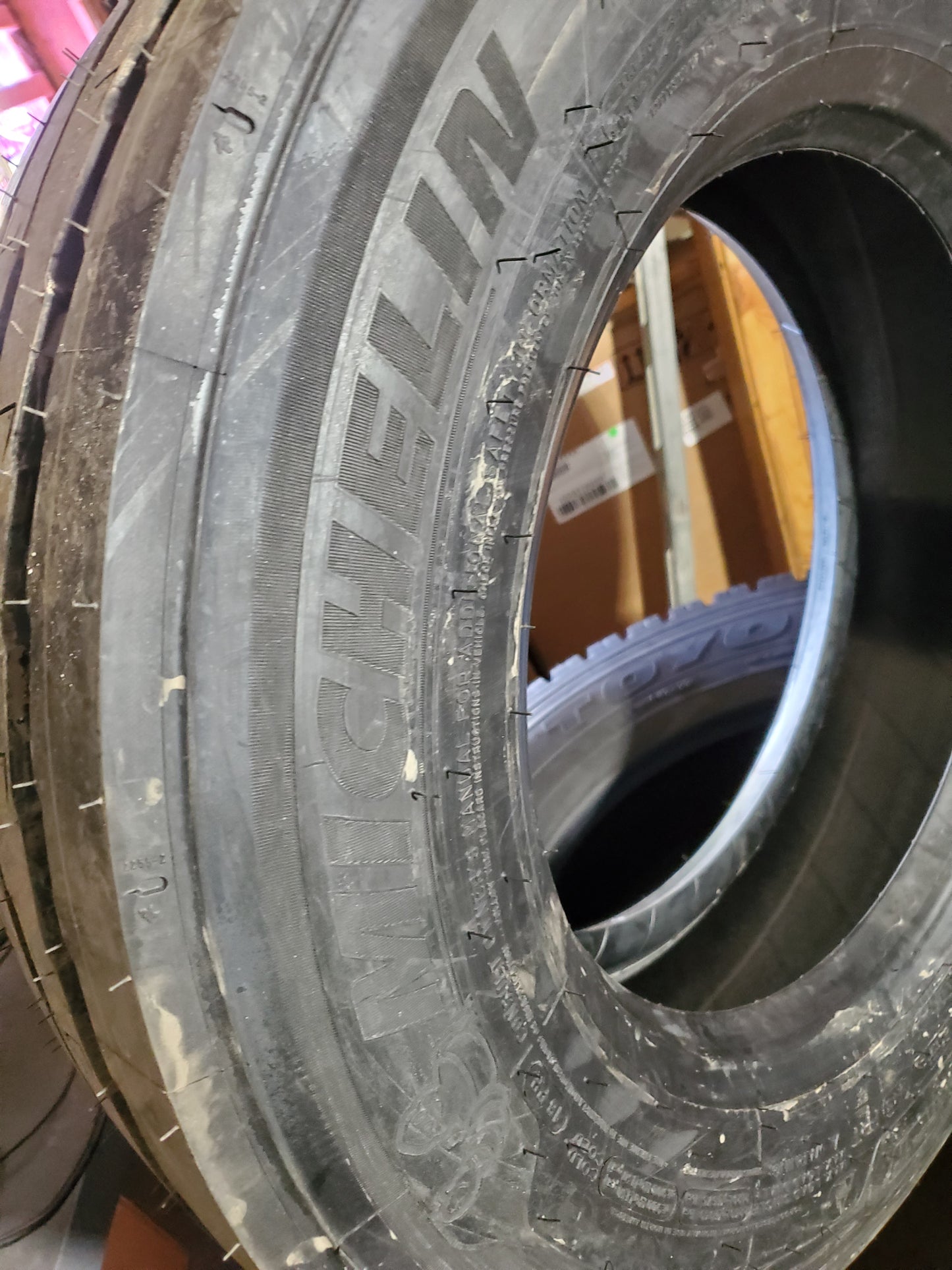 MICHELIN X MULTI BSW LT 215 75 17.5 136/134J 18PLY TRAILER TIRE 24581