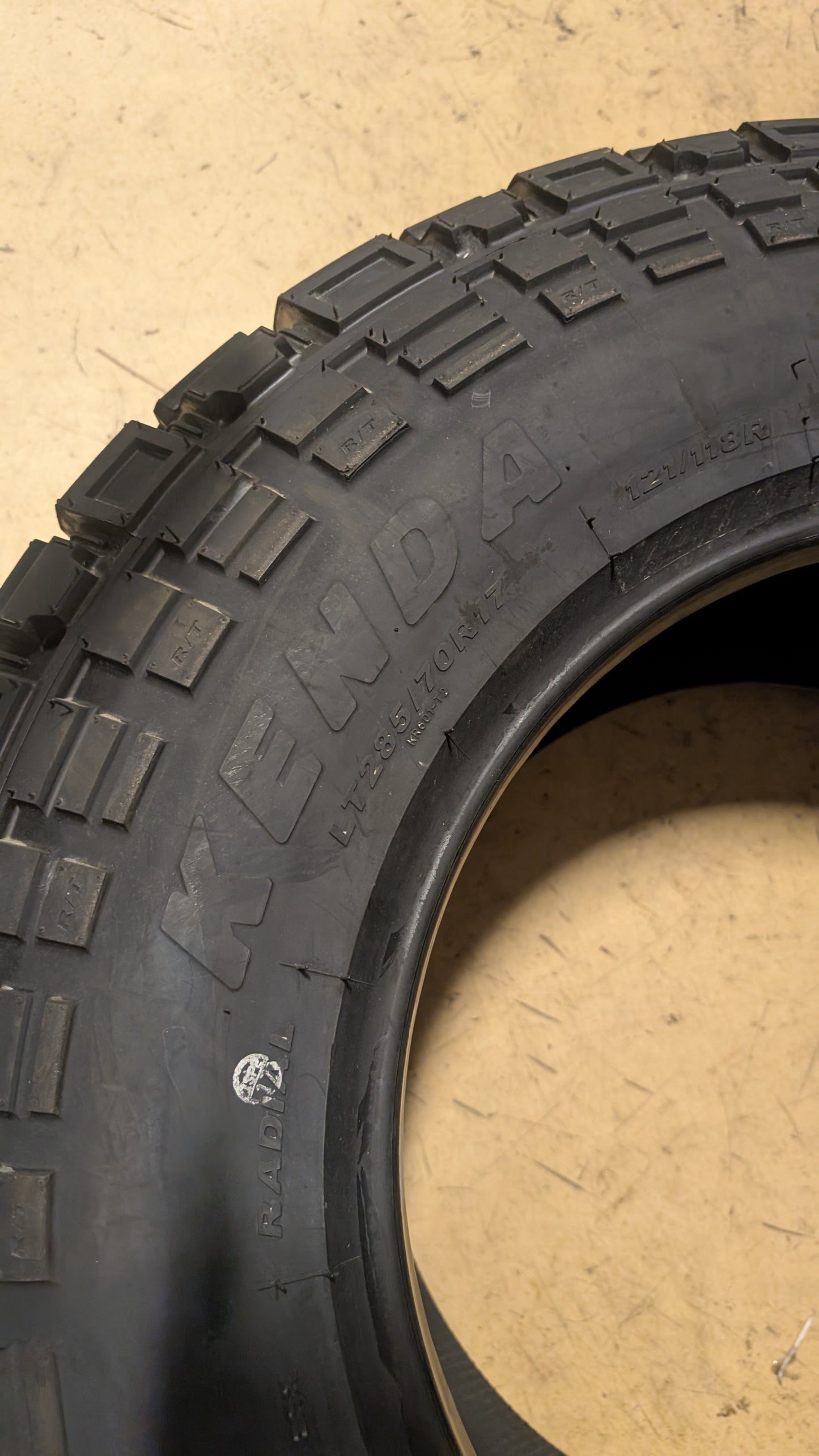 KENDA KLEVER R/T KR601 BSW LT 285 70 17 121/118R 10PLY RUGGED TIRE 601001