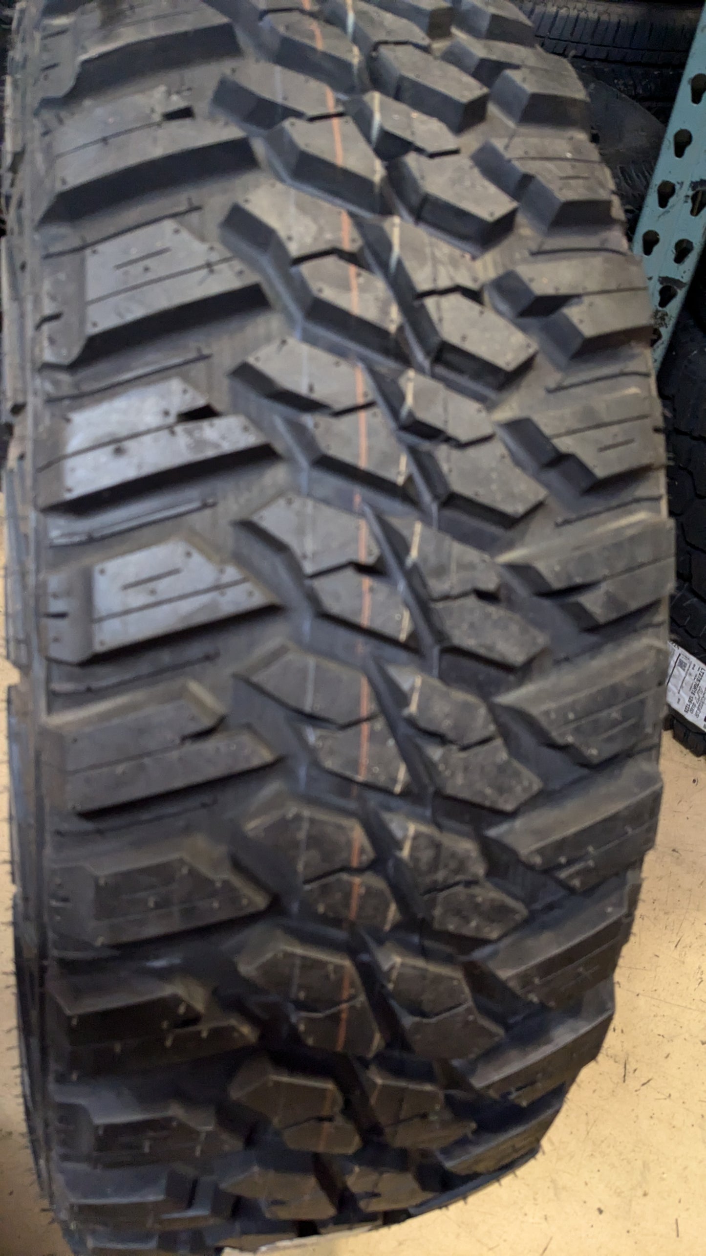 (KSL ONLY) KANATI MUD HOG M/T BSW LT 39 13.50 20 128Q 10PLY MUD TIRE L2039135E252