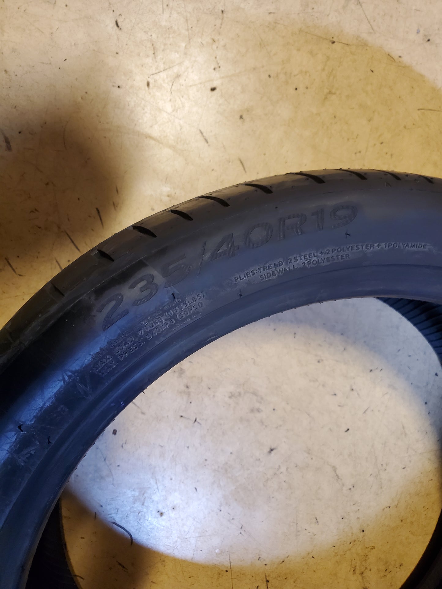 HANKOOK VENTUS S1 EVO3 FOAM BSW P 235 40 19 96W UHP TIRE 1028537