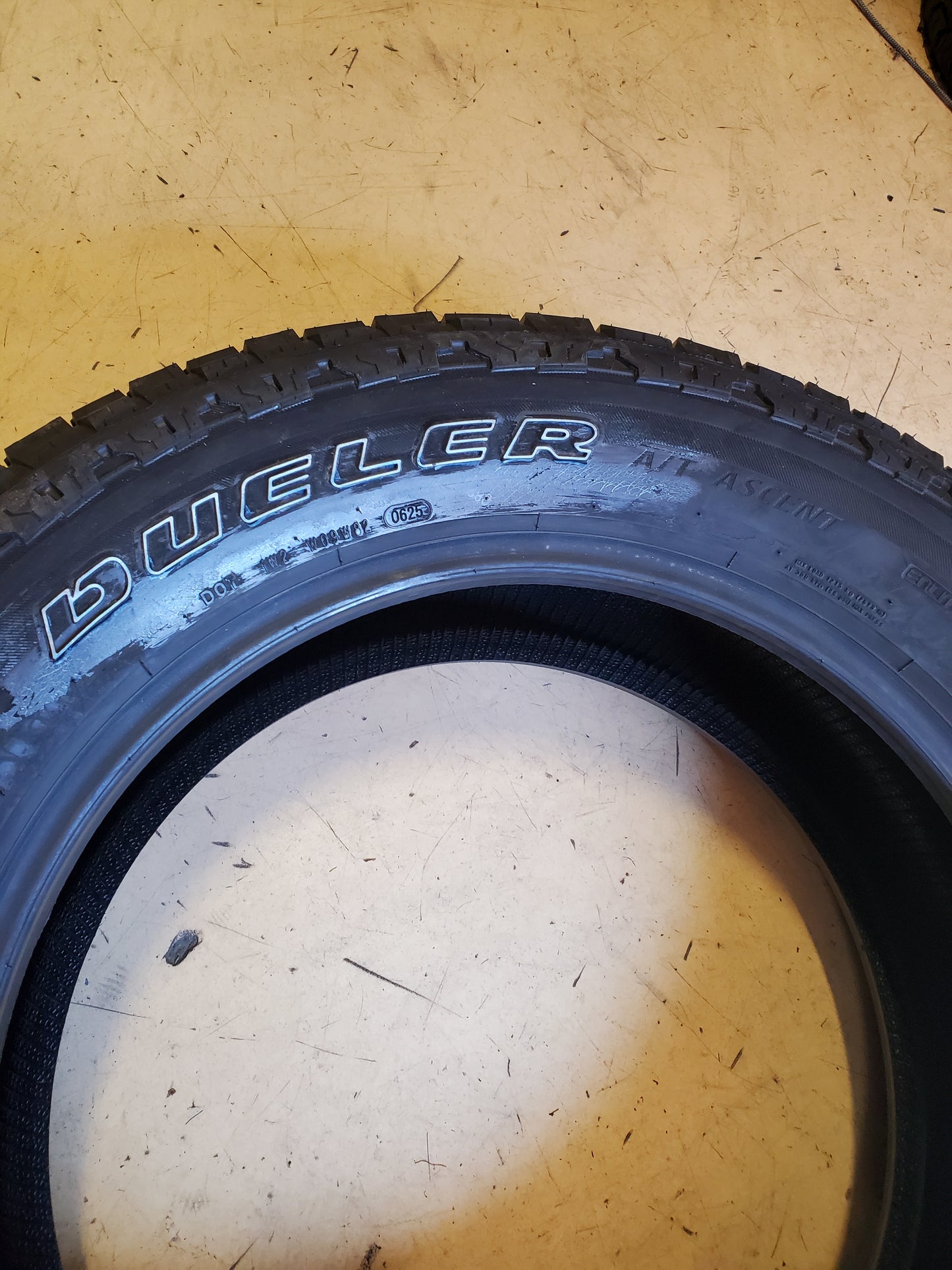 BRIDGESTONE DUELER A/T OWL ASCENT 275 60 20 115T ALL TERRAIN TIRE 009707