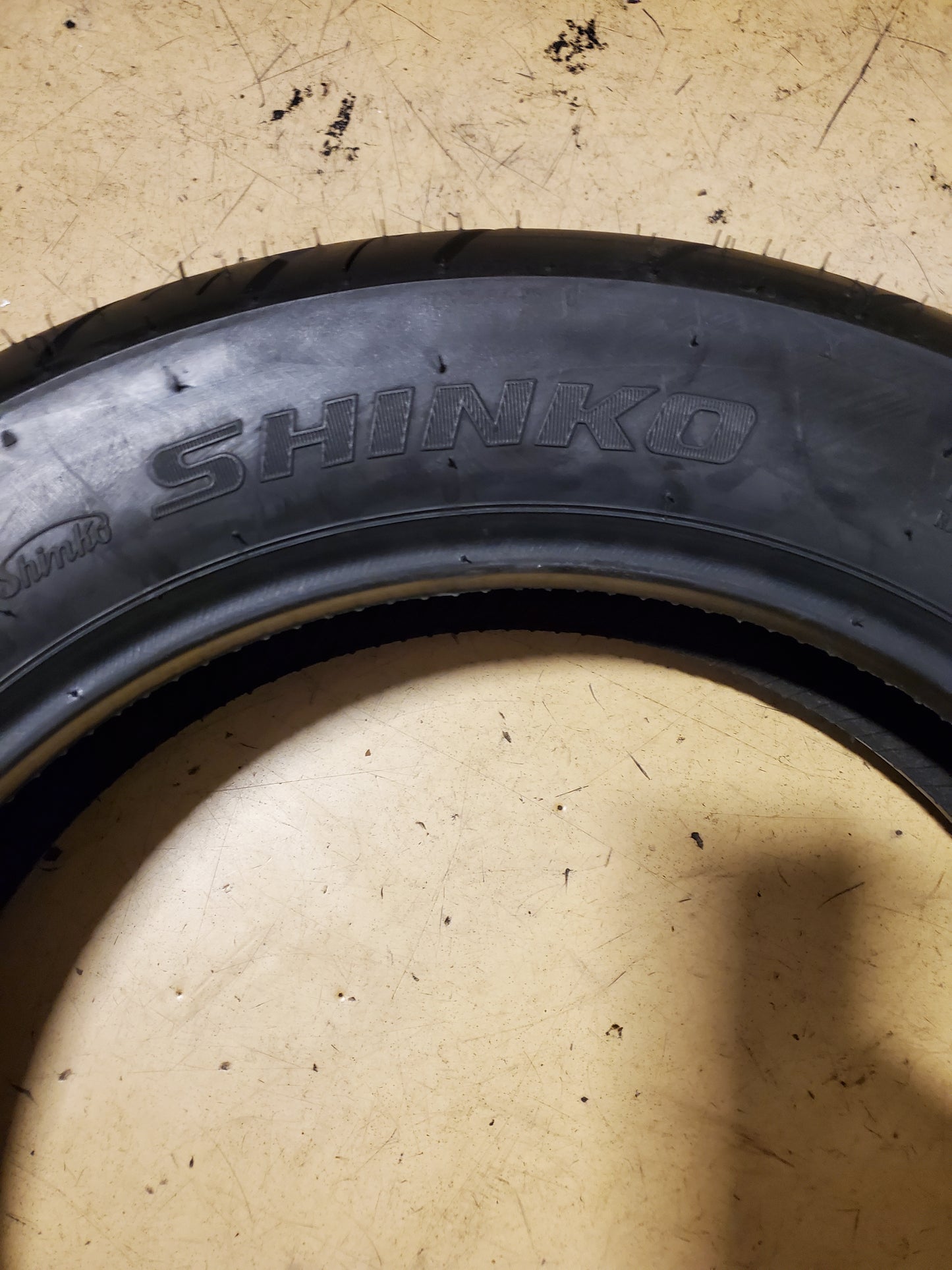 SHINKO SR777F HD BSW 130 90 16 73H FRONT MOTORCYCLE TIRE 874585