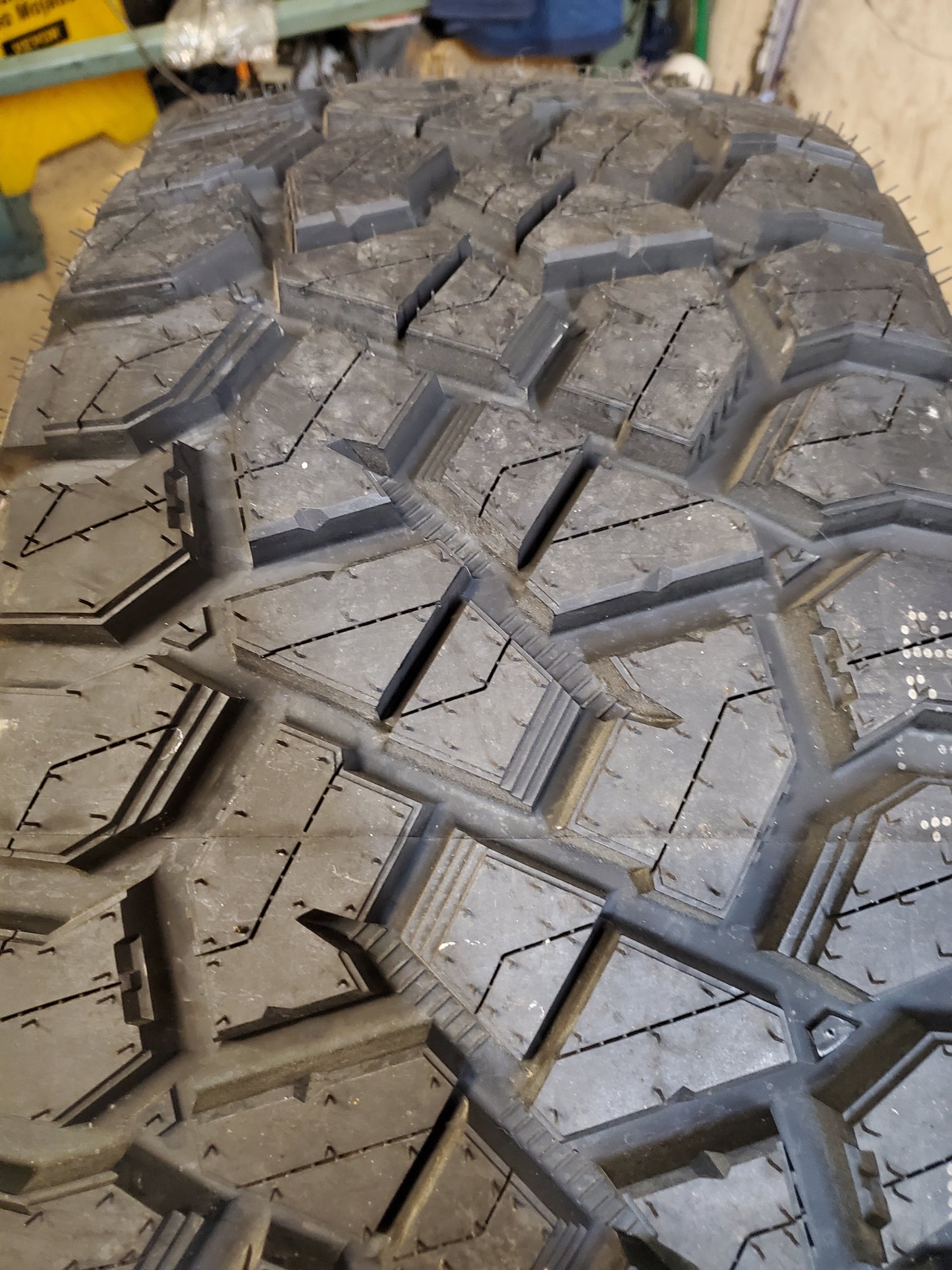 MASTERTRACK BADLANDS R/T BSW LT 35 12.5 20 125Q 12PLY RUGGED TIRE MASTRT013