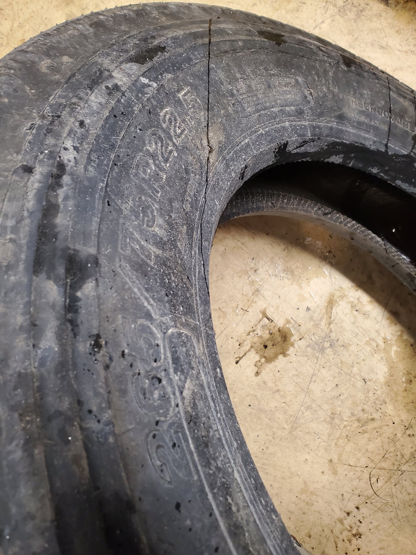 NOS YOKOHAMA SUPER STEEL RY103 BSW 265 75 22.5 14PLY ALL POSITION TIRE 120110304