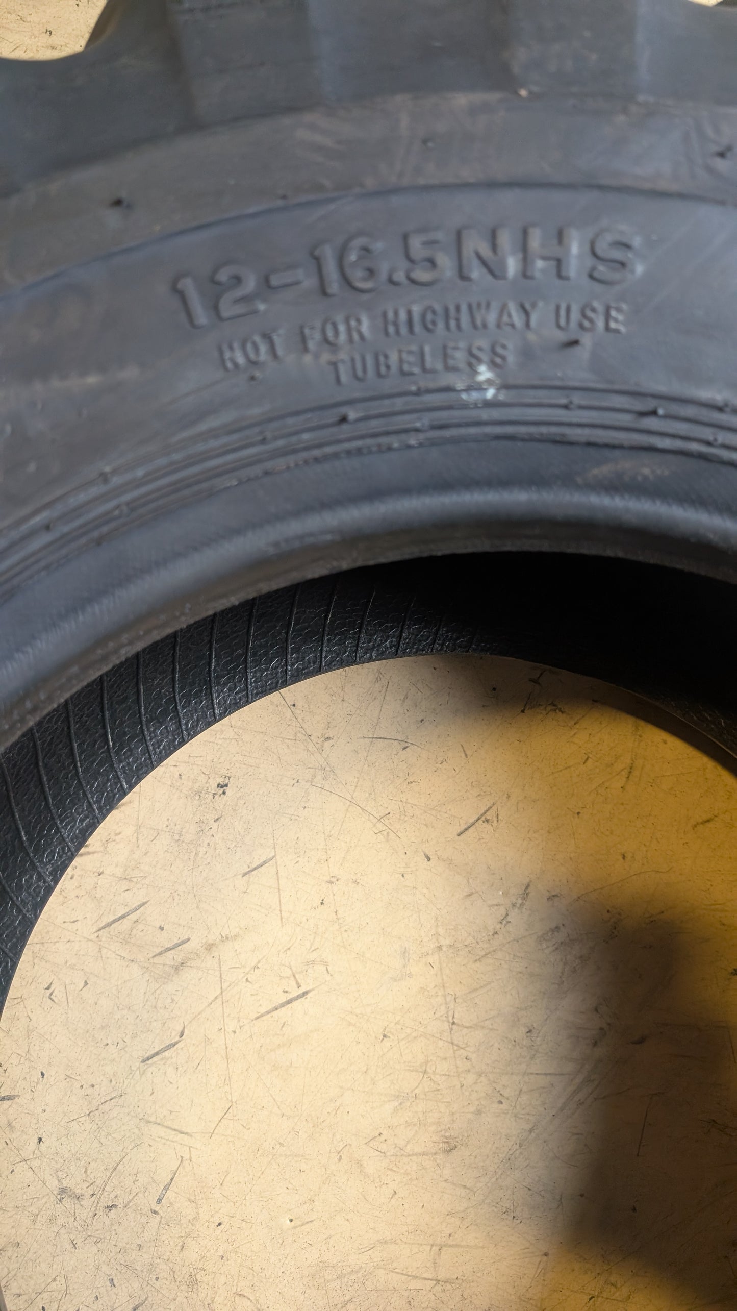 GENERAL SKID STEER BSW 12 16.5 10PLY TIRE 1270581