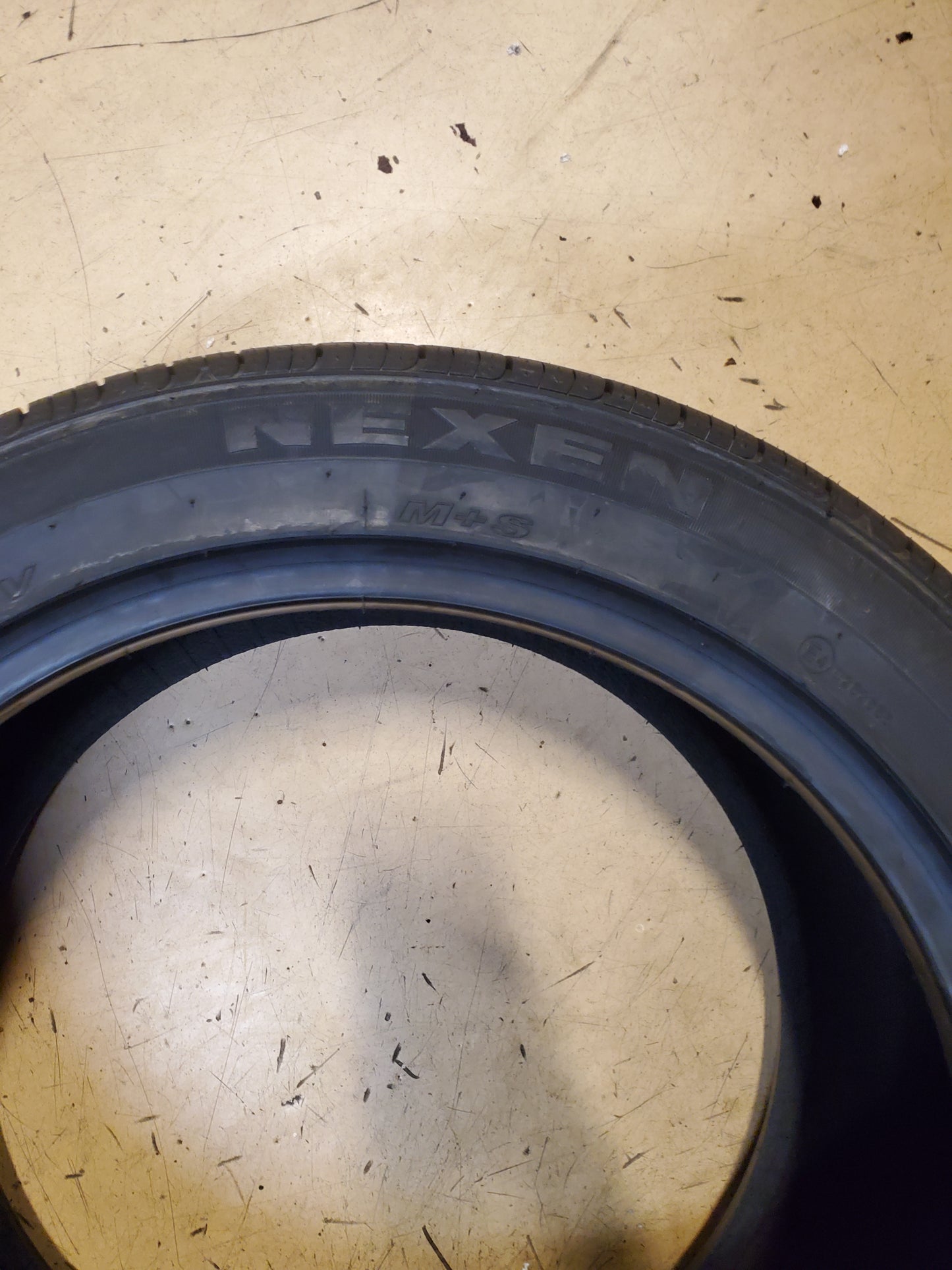 NEXEN NPRIZ AH8 BSW P 235 45 17 94V ALL SEASON TIRE 14753NXK