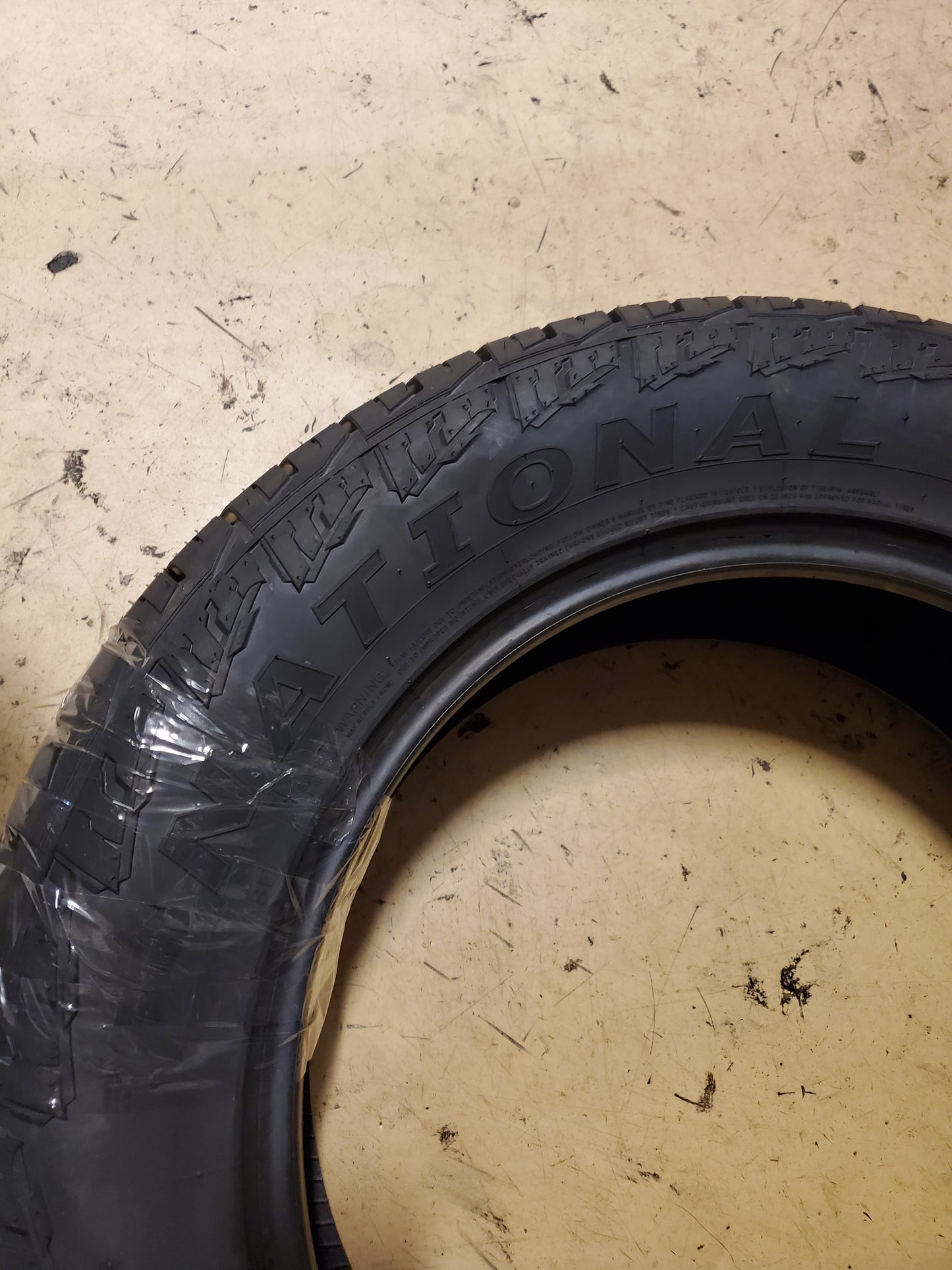 NATIONAL COMMANDO AT4S BSW P 275 60 20 115T ALL TERRAIN TIRE NLT15
