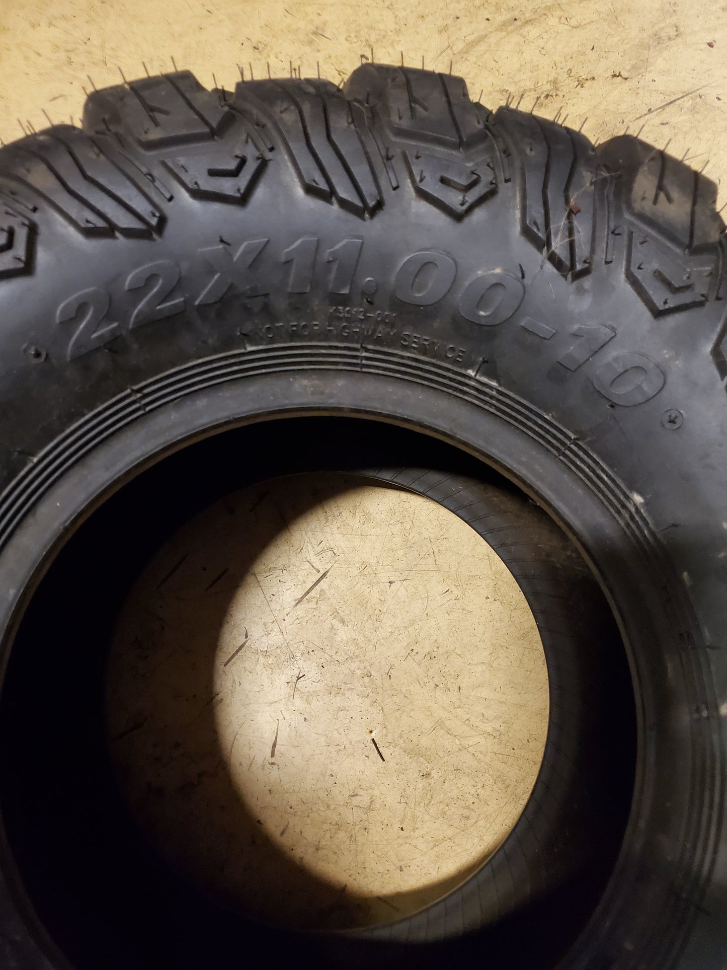 KENDA K3012 BSW 22 11 10 4PLY LAWN TIRE 11104K3012