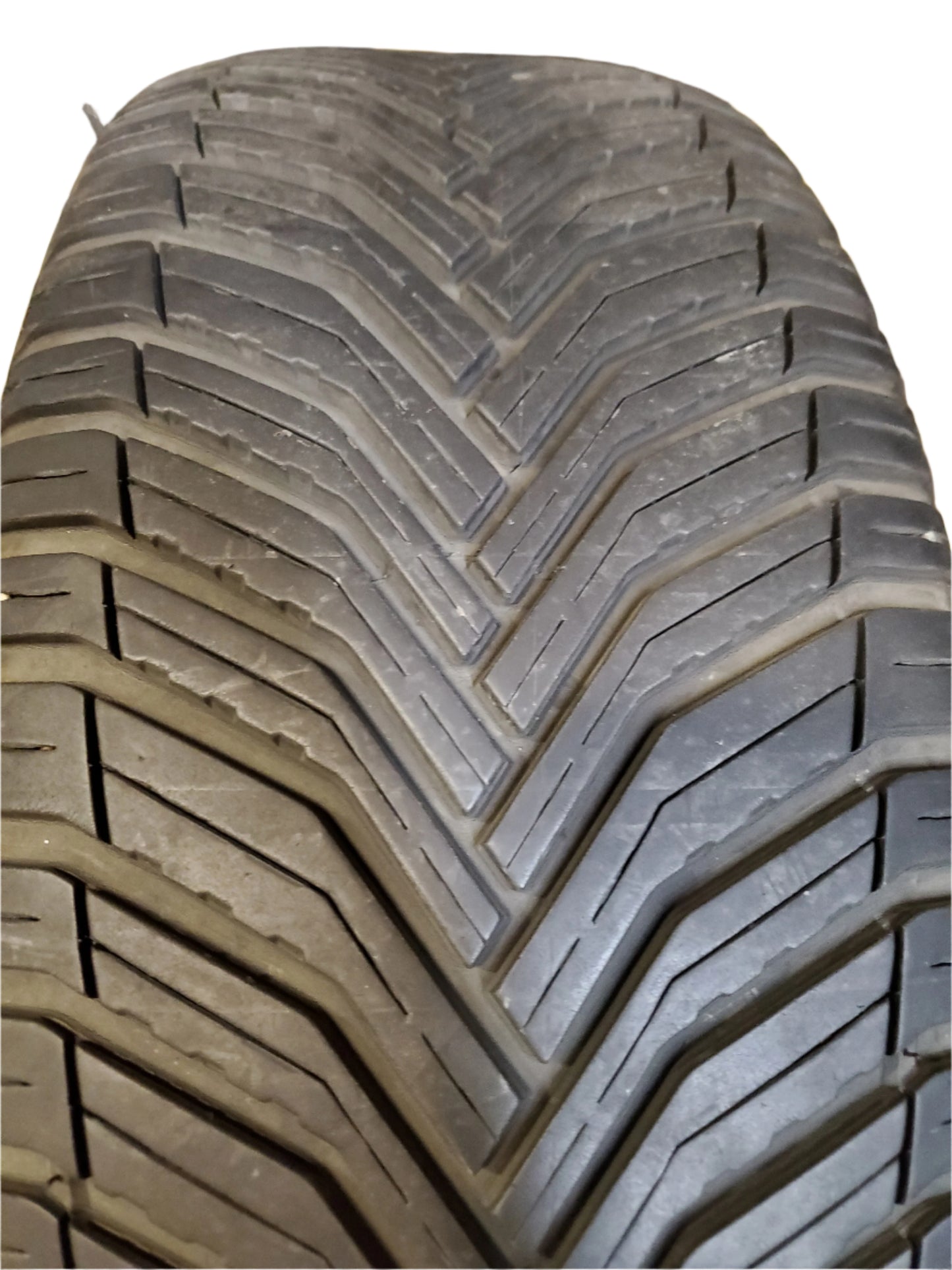 USED 8/32” MICHELIN CROSSCLIMATE2 BSW P 225 65 17 102H ALL WEATHER TIRE 13153