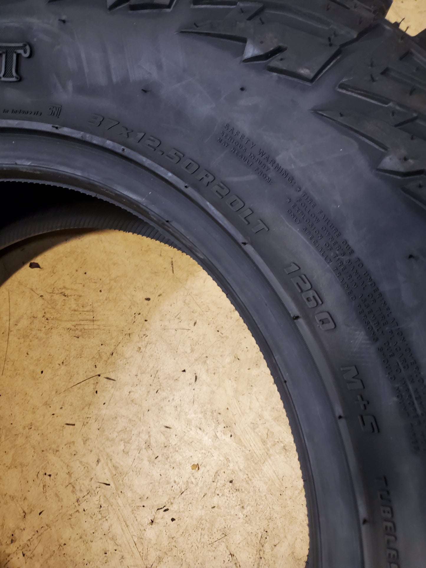 NOS 2 KANATI MUD HOG M/T BSW LT 37 12.5 20 126Q 10PLY MUD TIRE L2037125E252